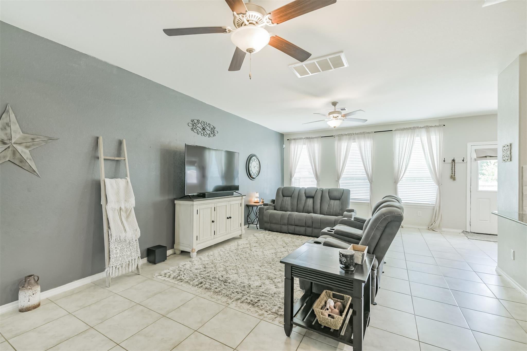 18972 Cicerone Ct, New Caney, TX 77357 photo