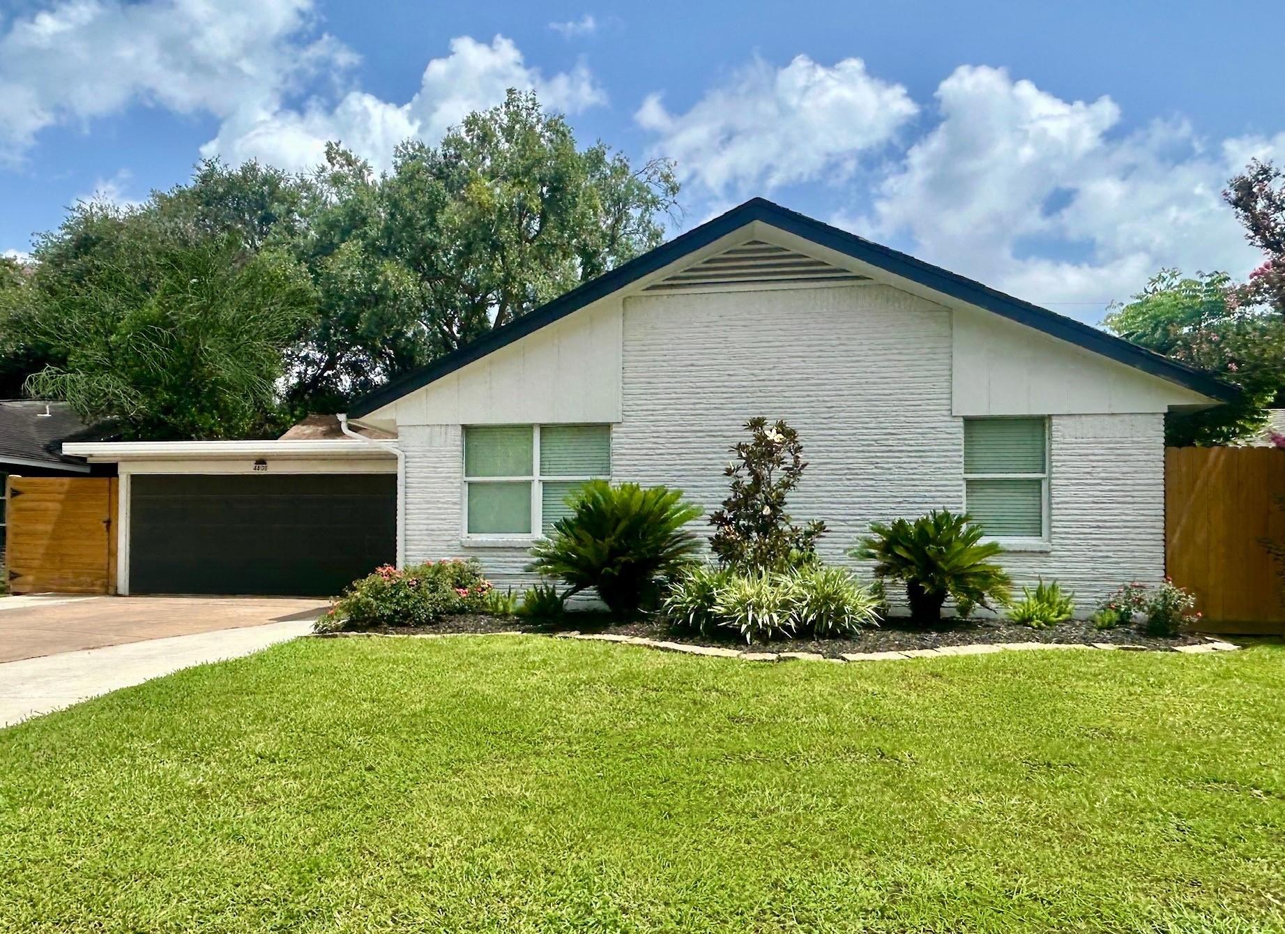 4406 Benning Dr, Houston, TX 77035