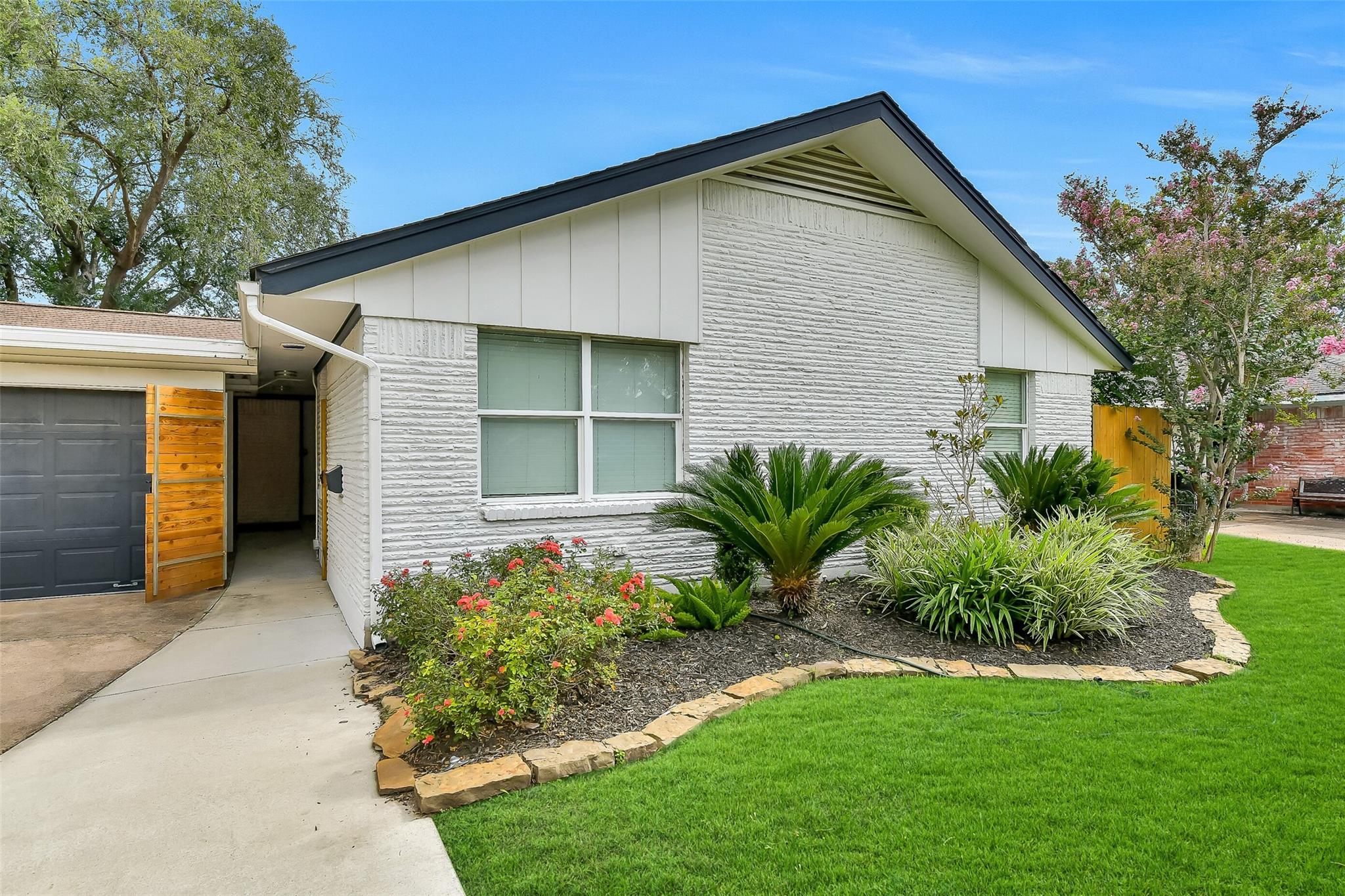 4406 Benning Dr, Houston, TX 77035 photo