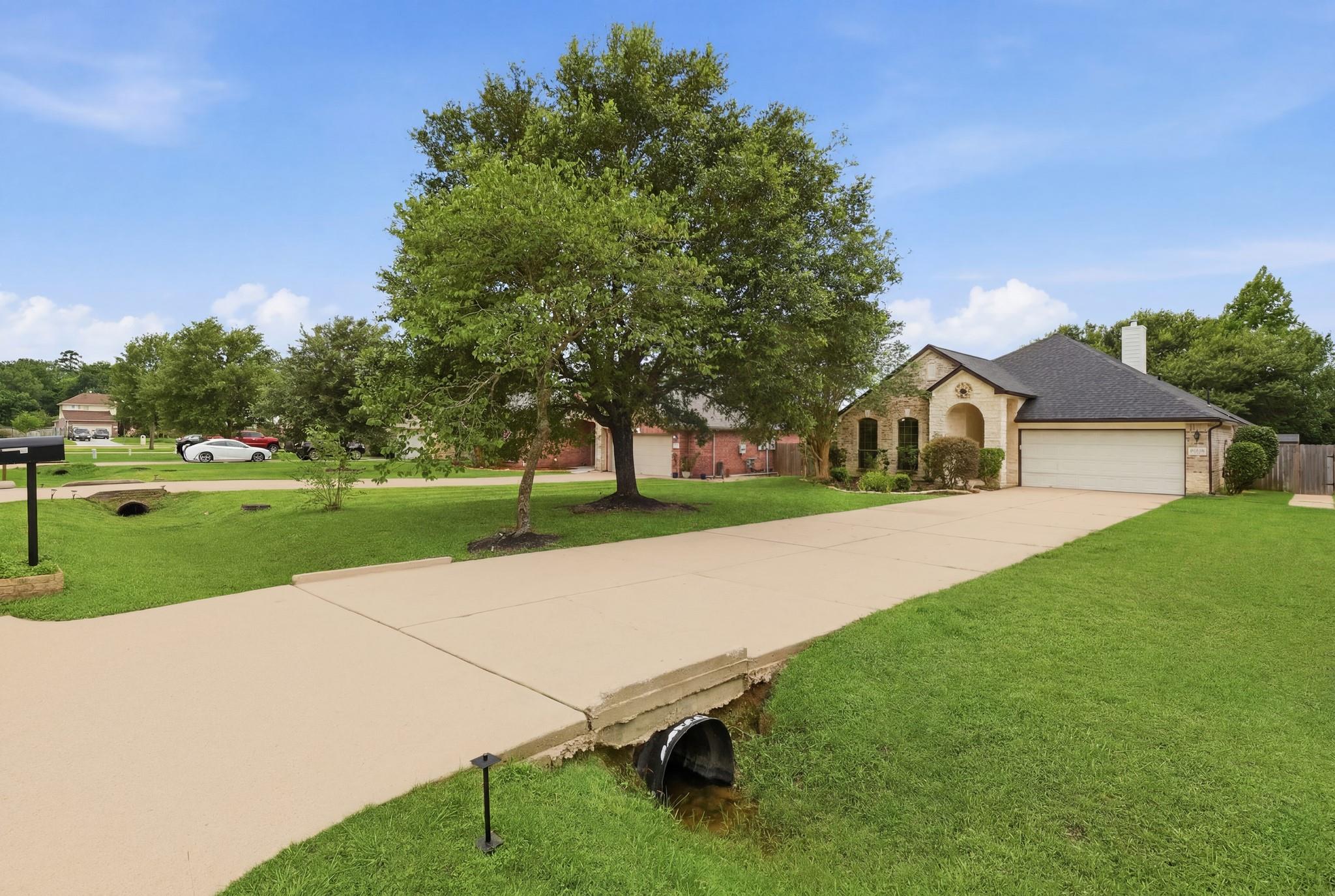 33043 Lois Lane Ln, Magnolia, TX 77354 photo