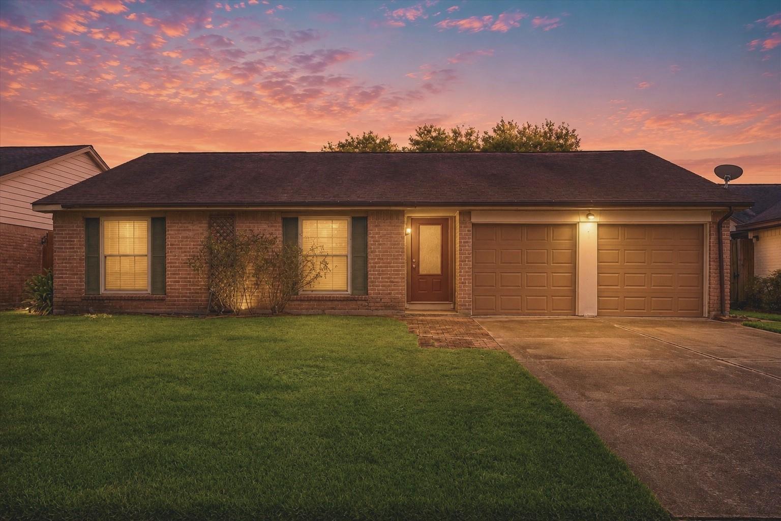 5415 Timpani Dr, Friendswood, TX 77546