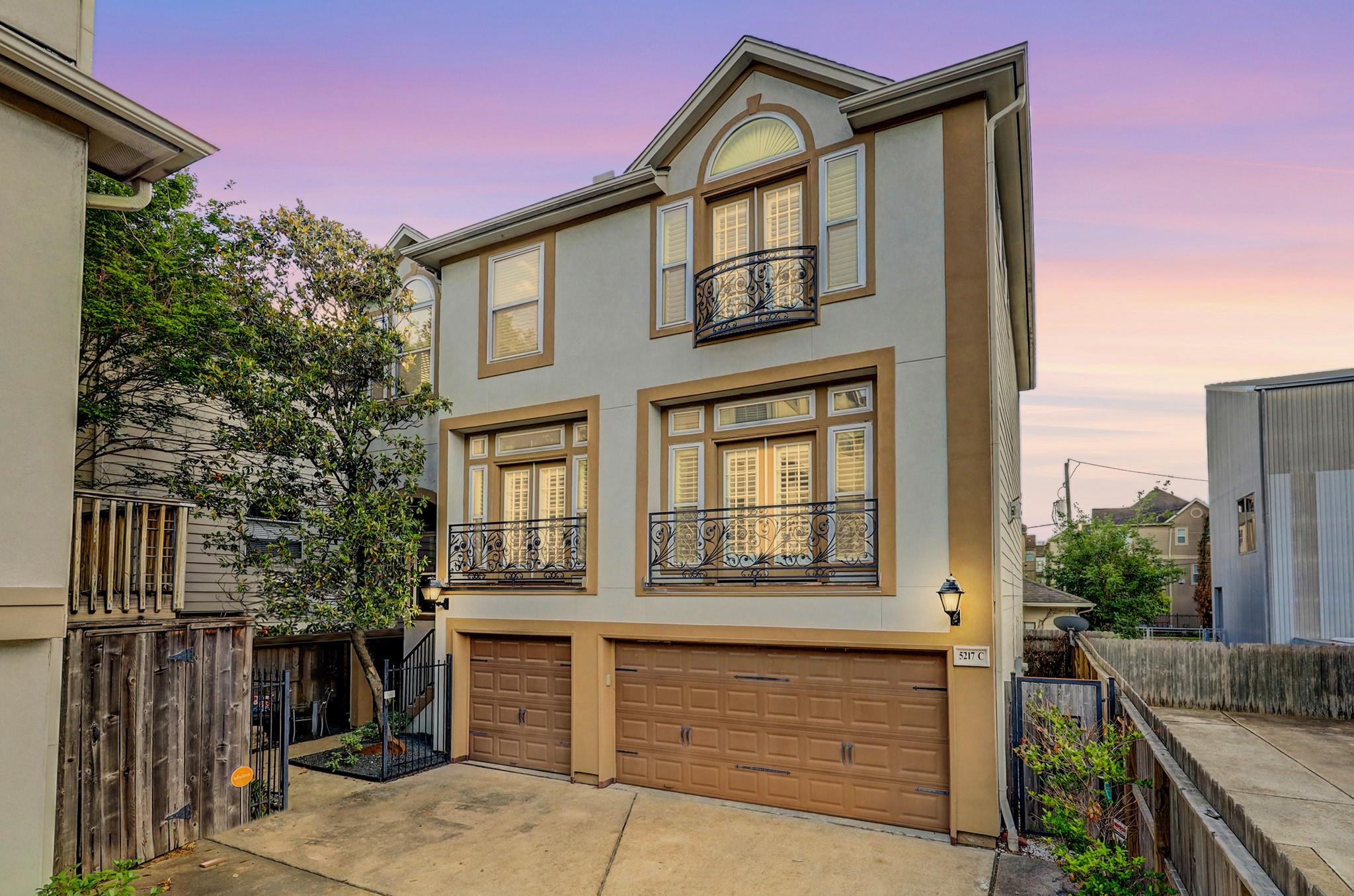 5217 Blossom St, Houston, TX 77007