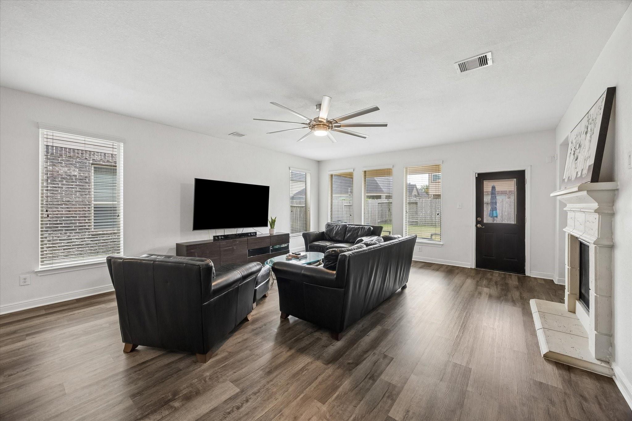 19131 Cardinal Grove Ct, Cypress, TX 77429 photo