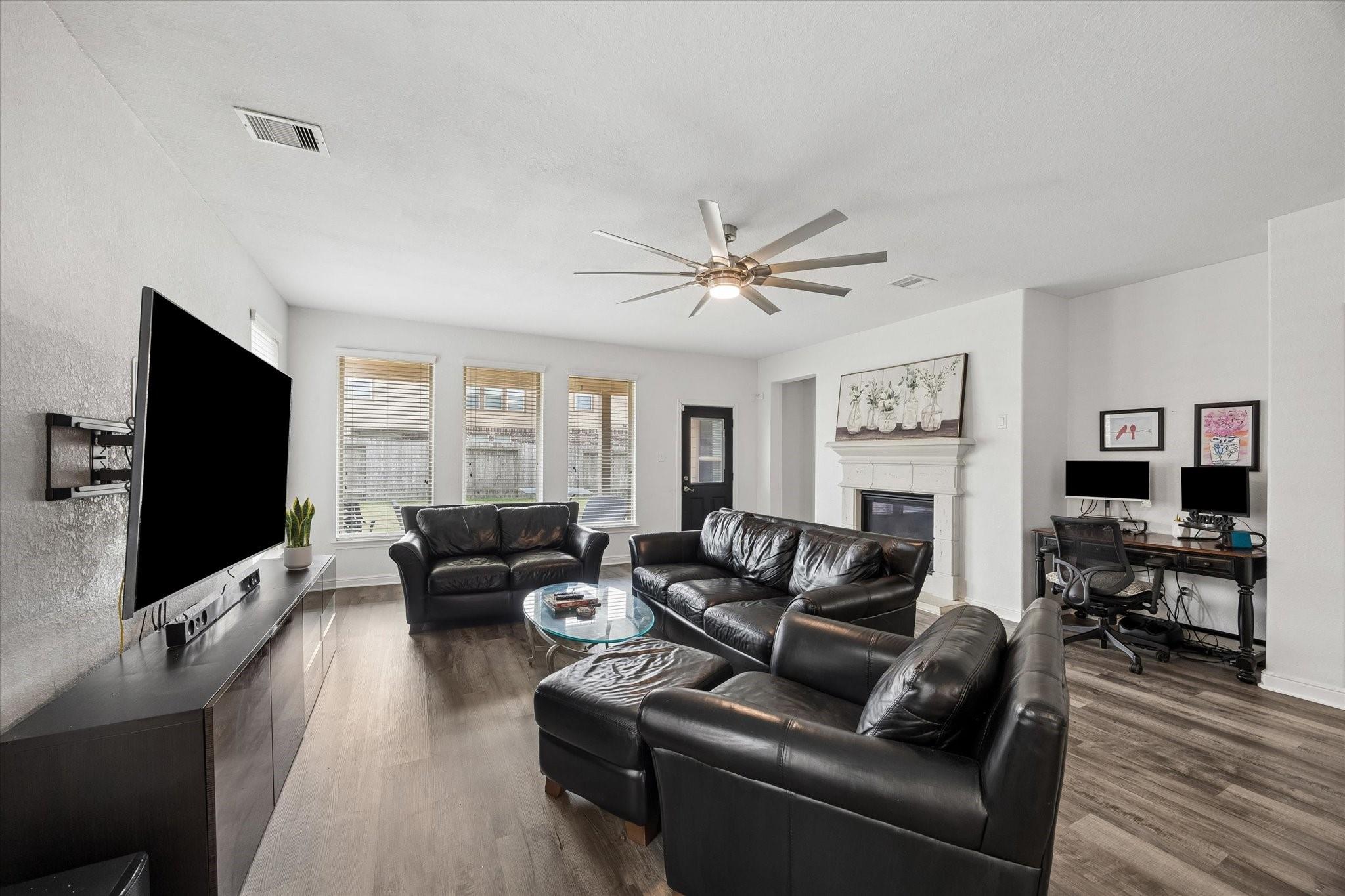 19131 Cardinal Grove Ct, Cypress, TX 77429 photo