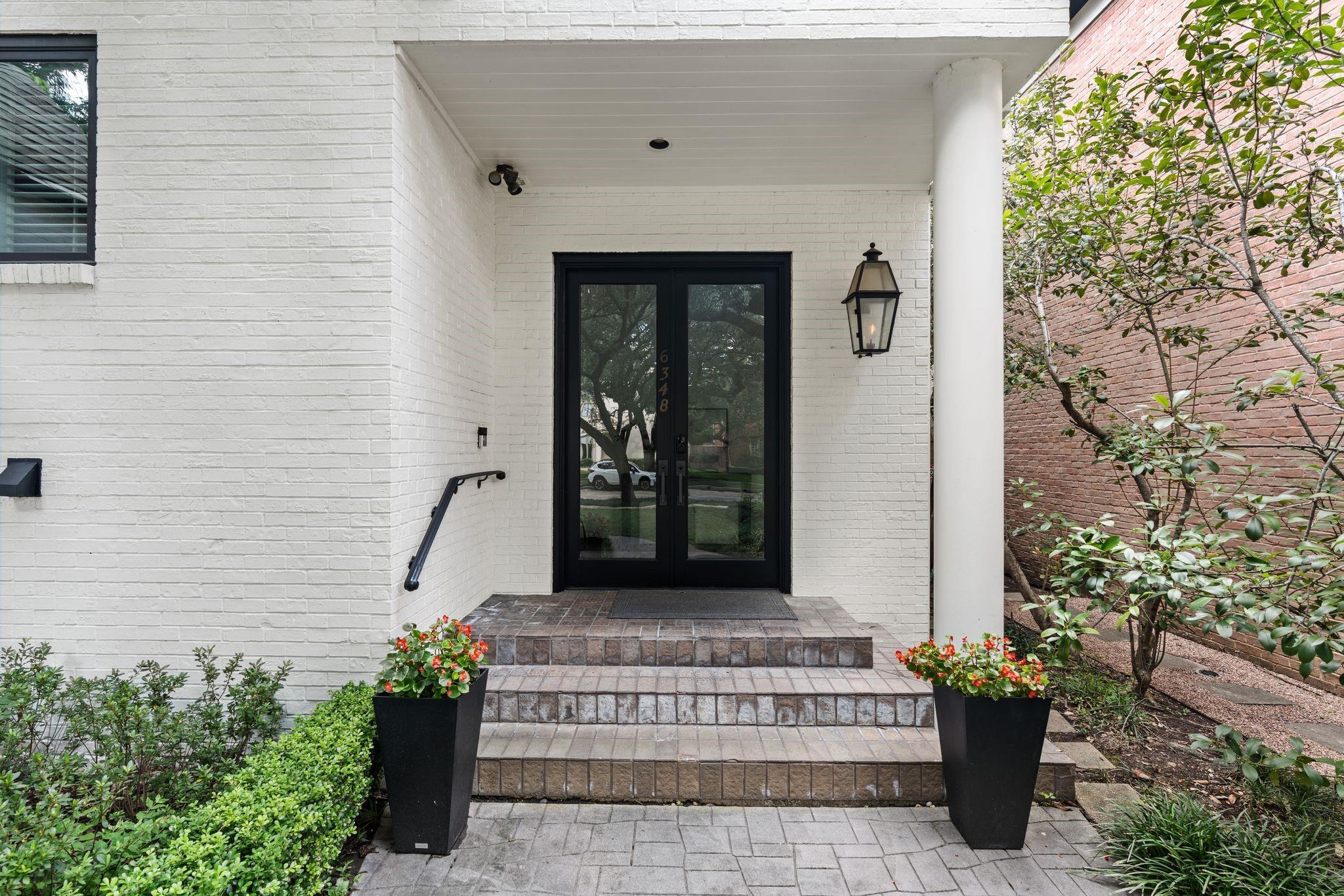 6348 Vanderbilt St, West University Place, TX 77005