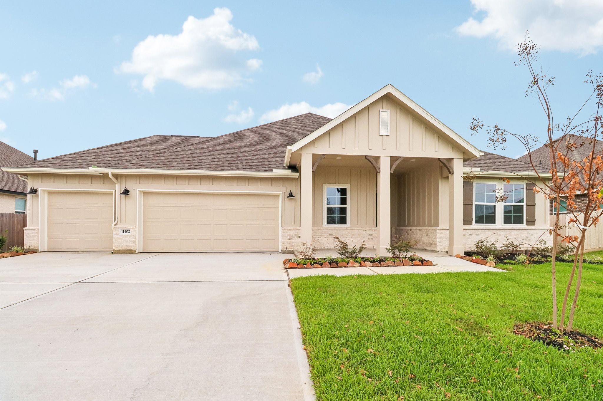 11402 Fashion Cir, Mont Belvieu, TX 77535 photo