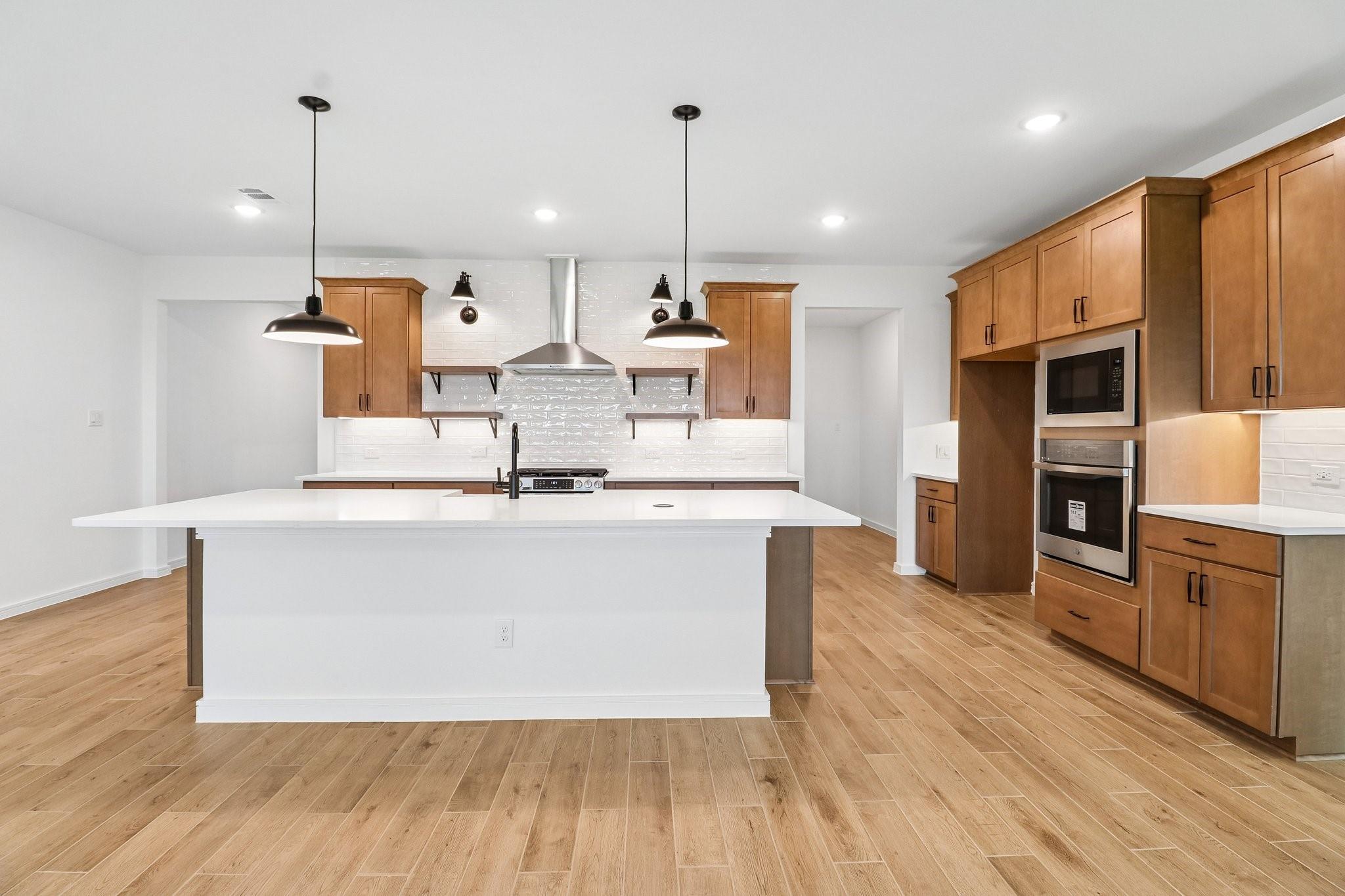 11402 Fashion Cir, Mont Belvieu, TX 77535 photo