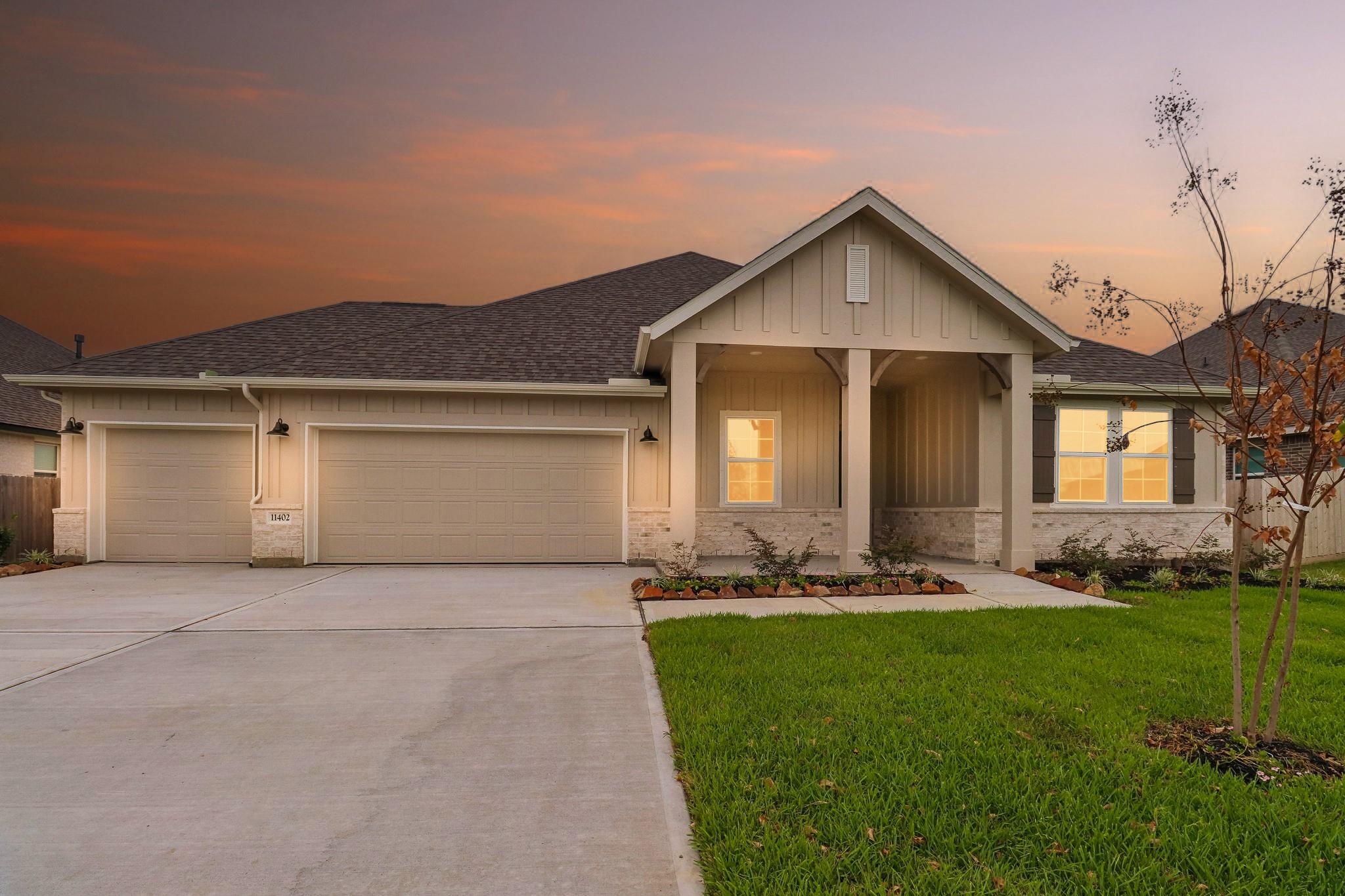 11402 Fashion Cir, Mont Belvieu, TX 77535