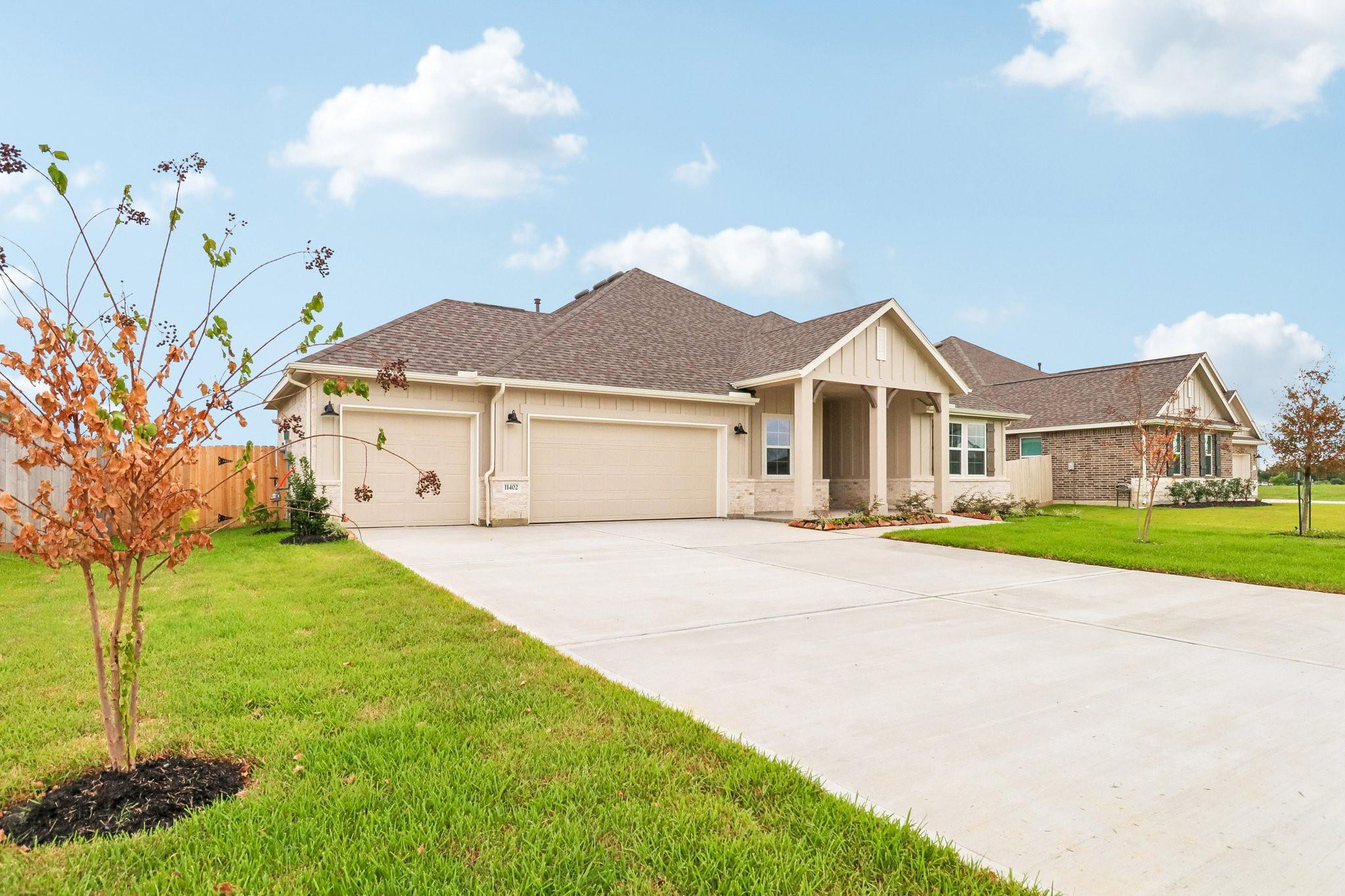 11402 Fashion Cir, Mont Belvieu, TX 77535 photo