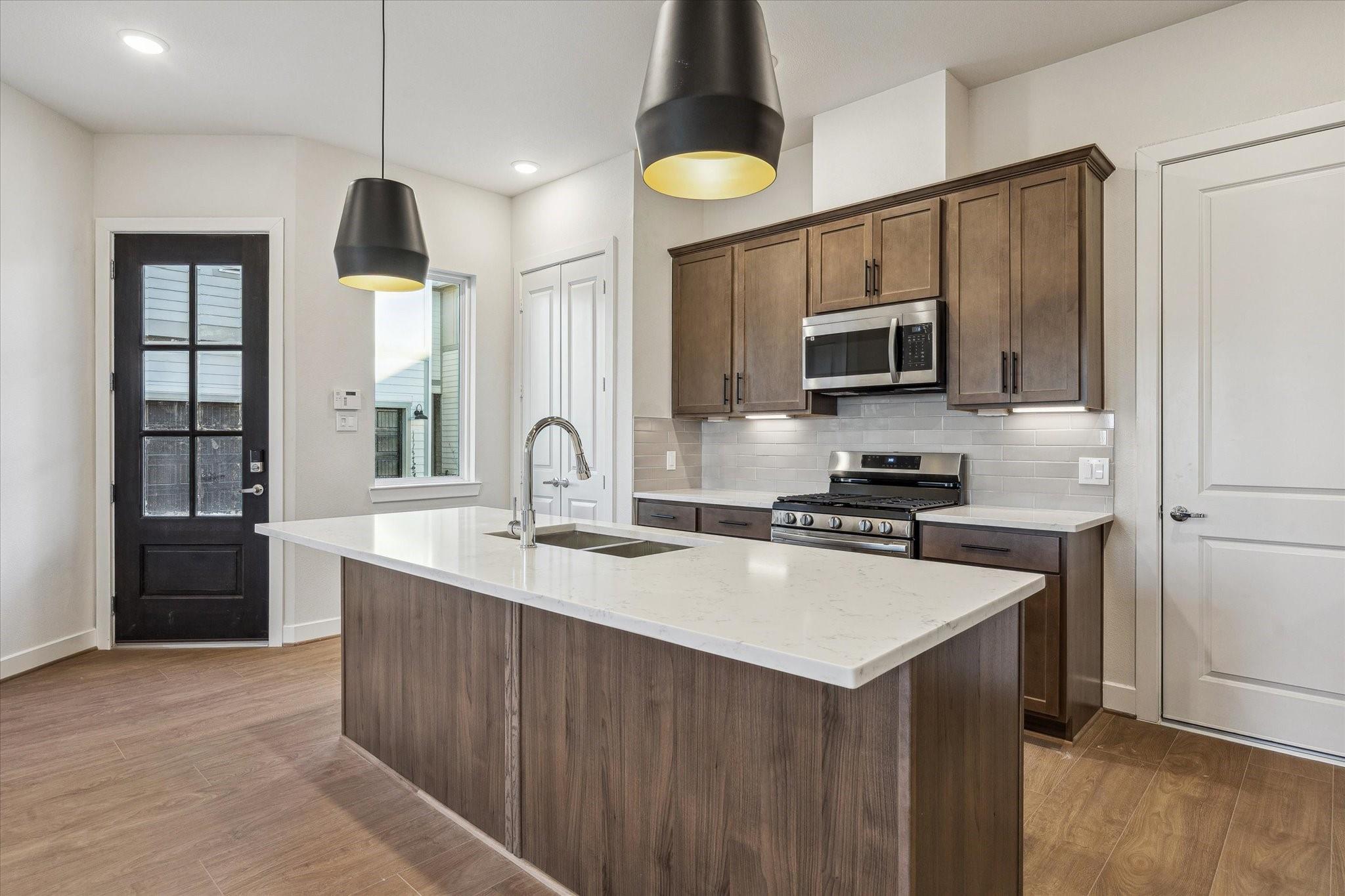 6549 Rena St, Houston, TX 77092 photo