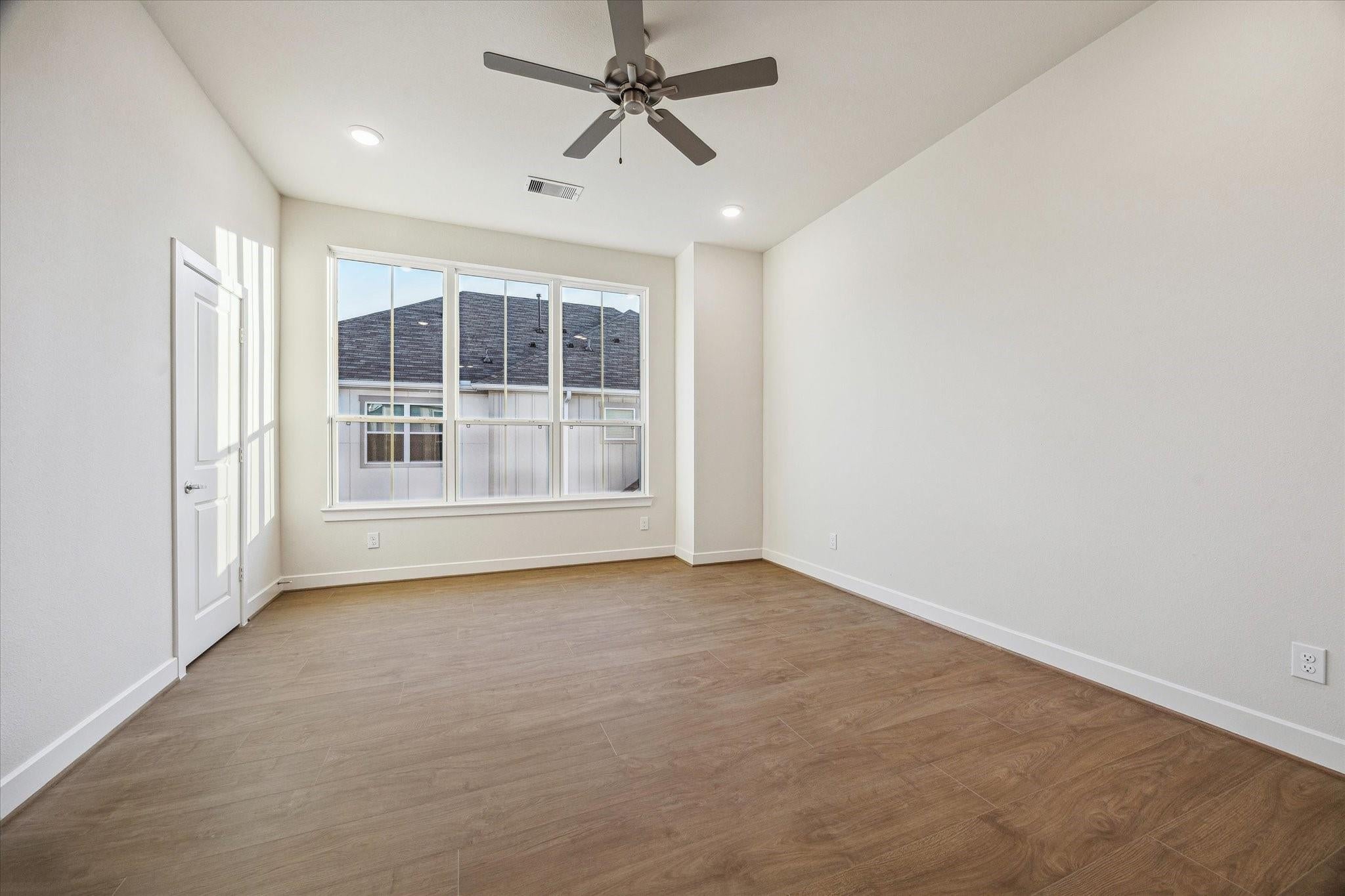 6549 Rena St, Houston, TX 77092 photo