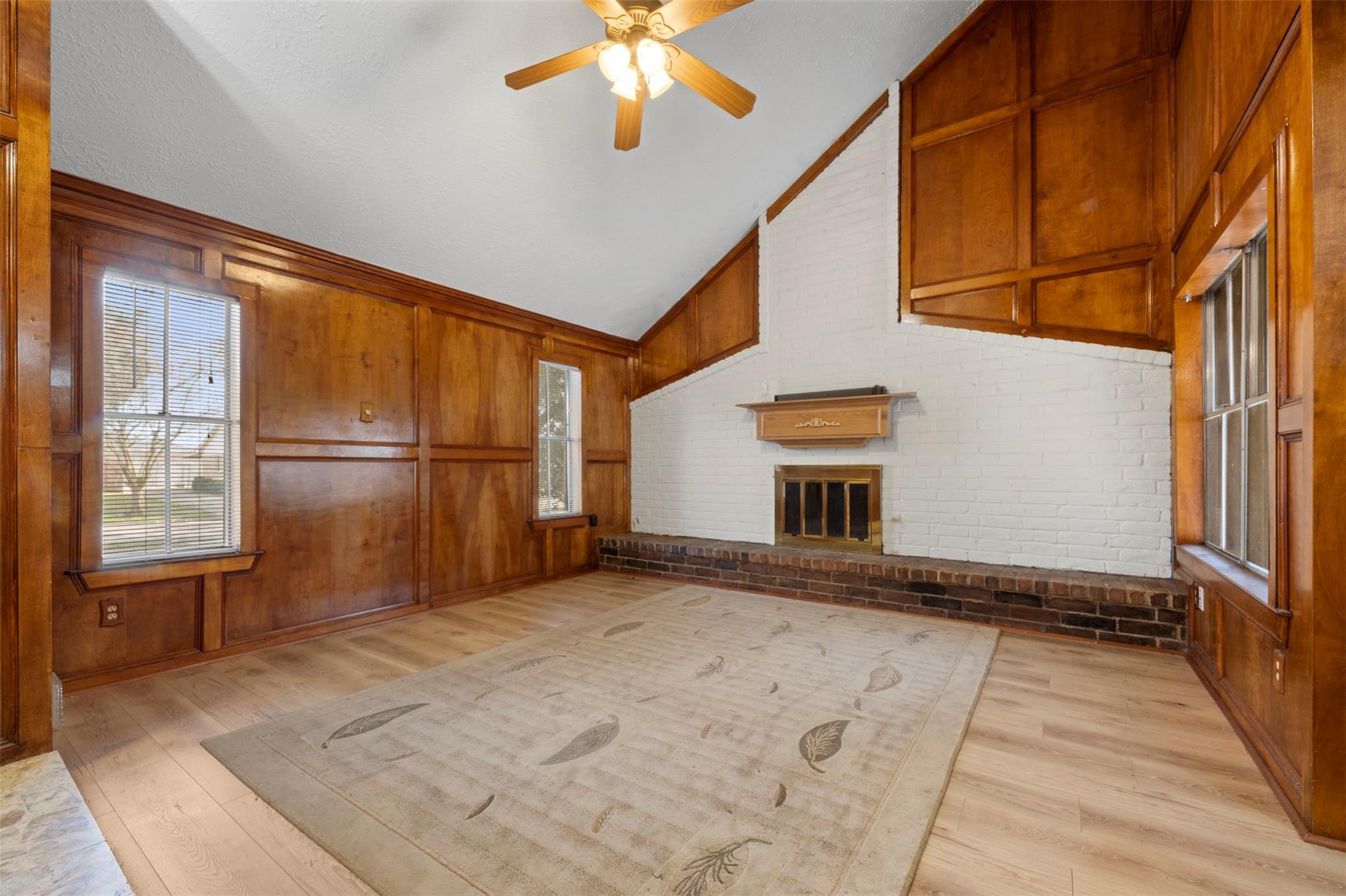 10614 Huntington Point Dr, Houston, TX 77099 photo