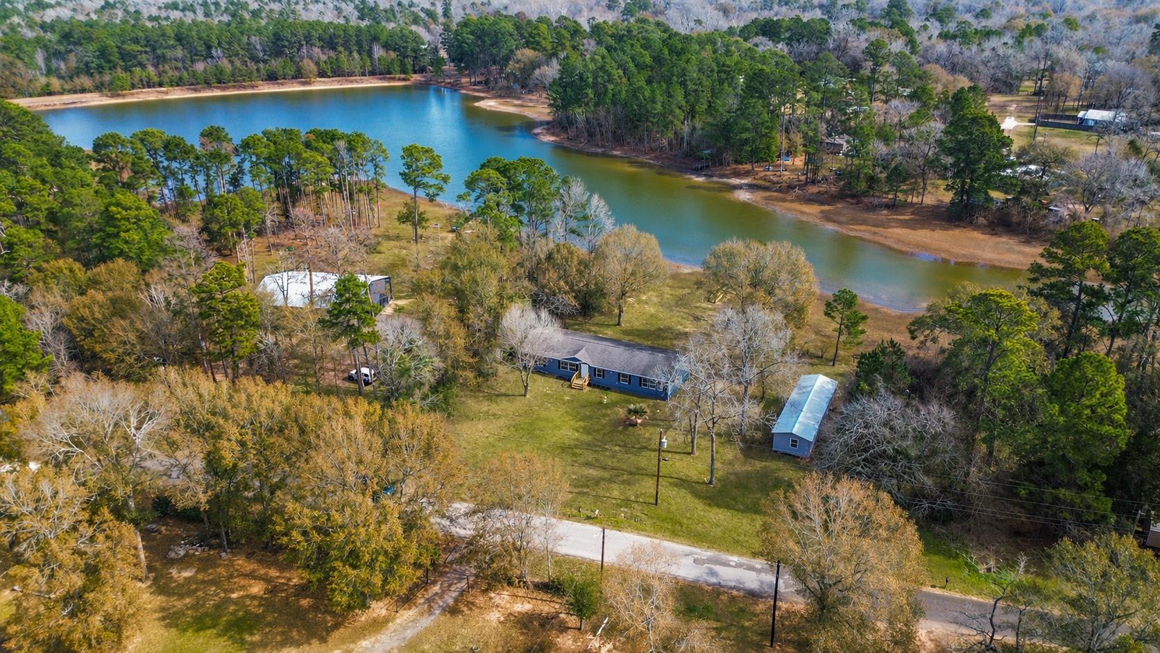 11759 W Hollyhill Dr, Plantersville, TX 77363 photo