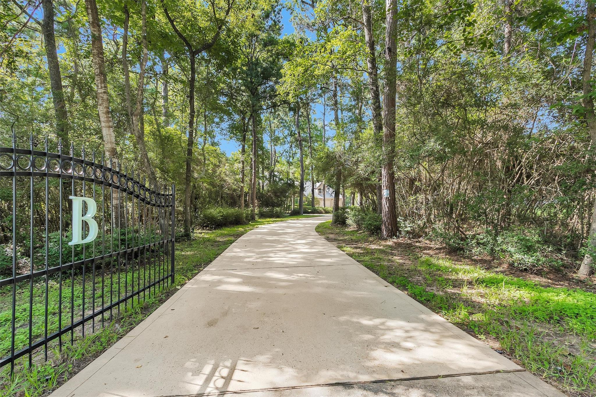 11018 Lake Windcrest, Magnolia, TX 77354 photo