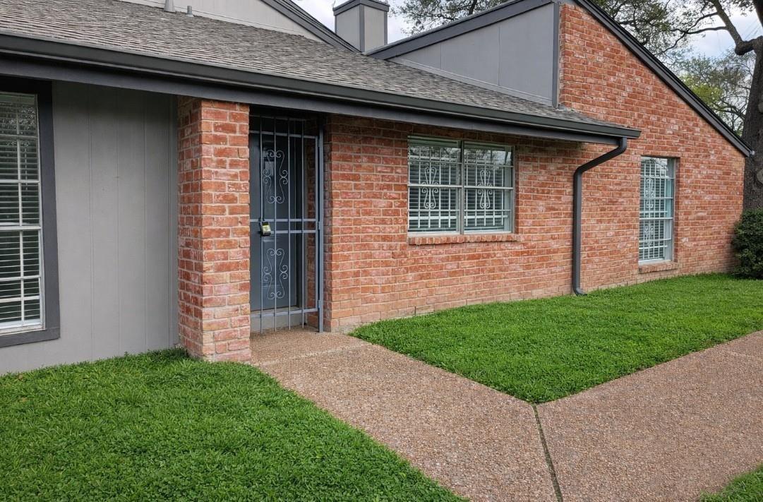 5815 Village Forest Ct, Houston, TX 77092