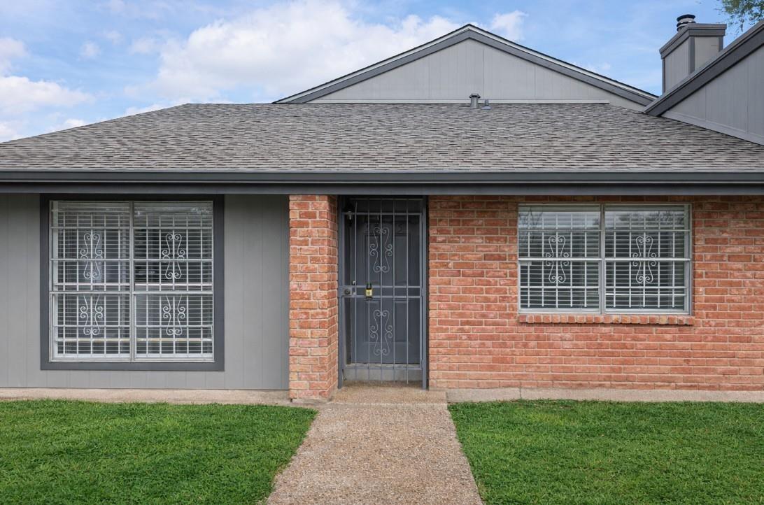 5815 Village Forest Ct, Houston, TX 77092 photo