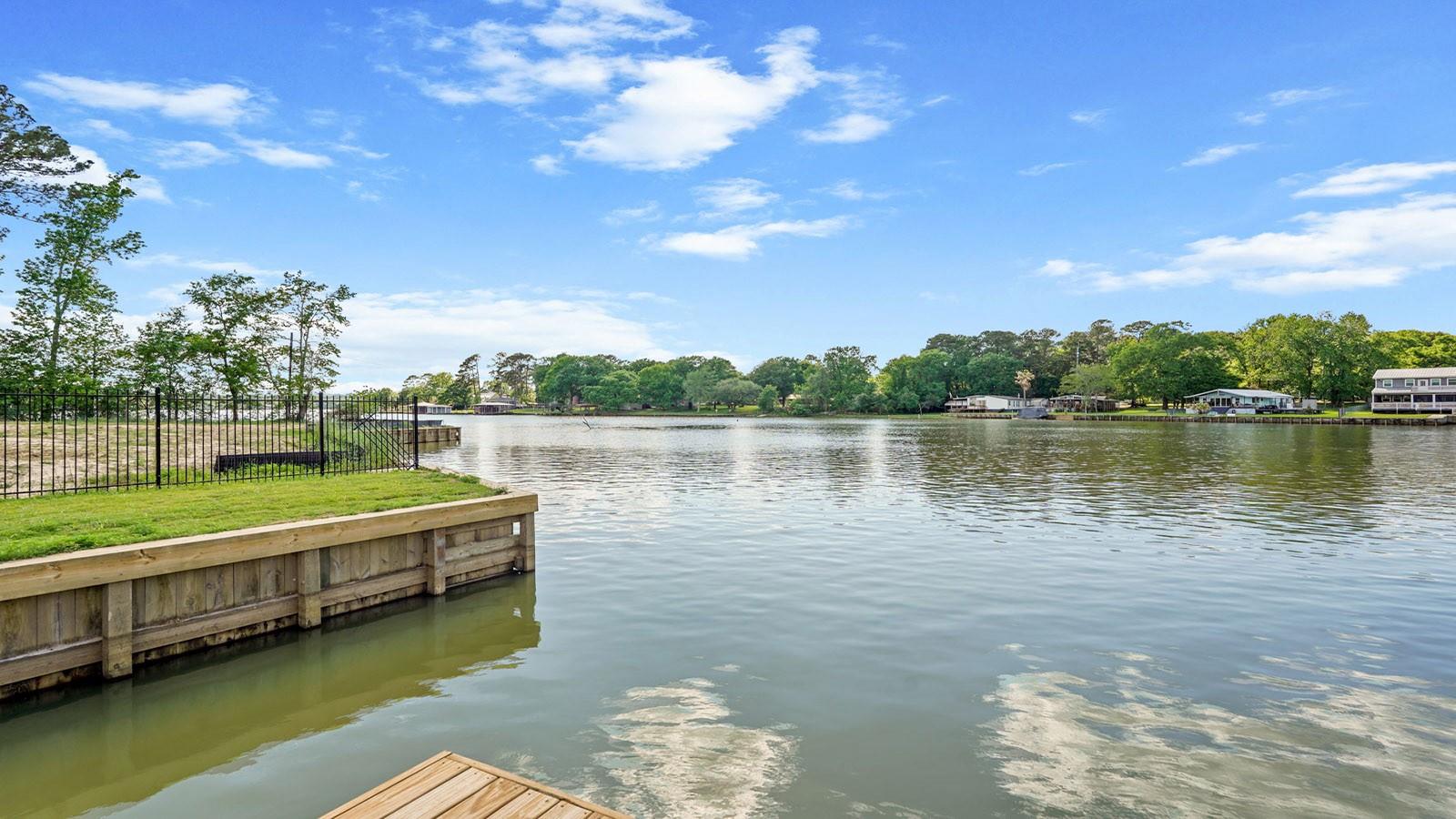13114 Sorrento Bay Dr, Willis, TX 77318