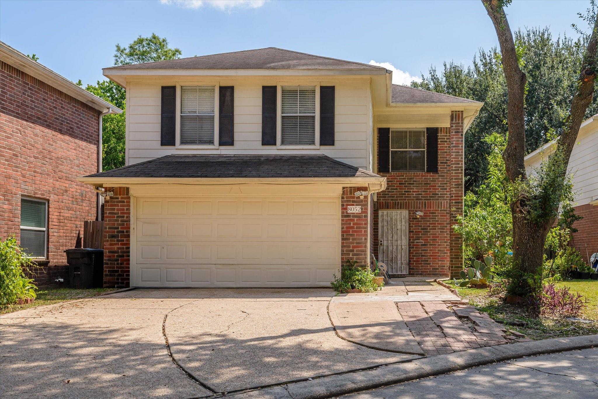 8052 Golf Green Cir, Houston, TX 77036