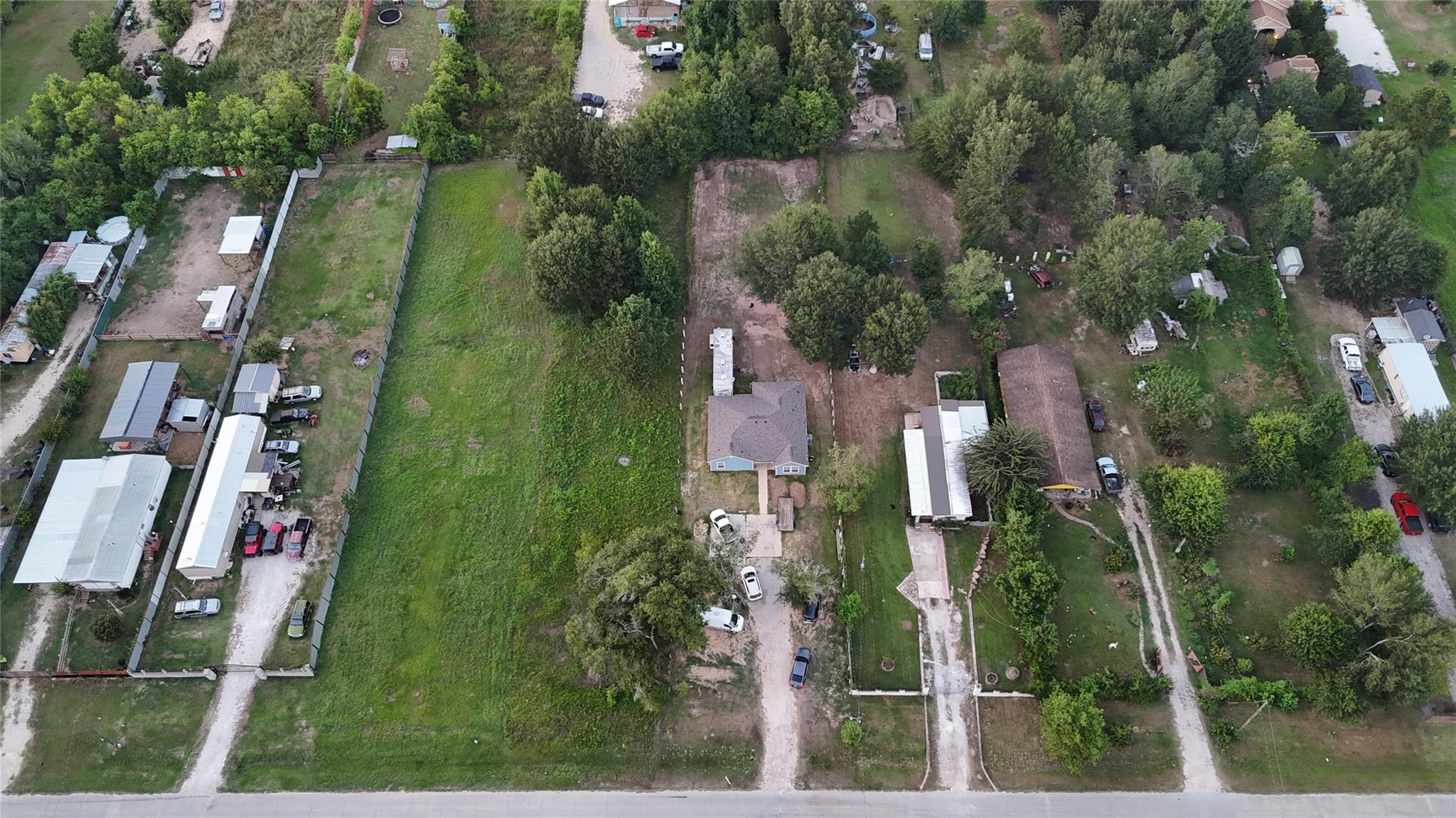 737 County Road 3406, Cleveland, TX 77327 photo