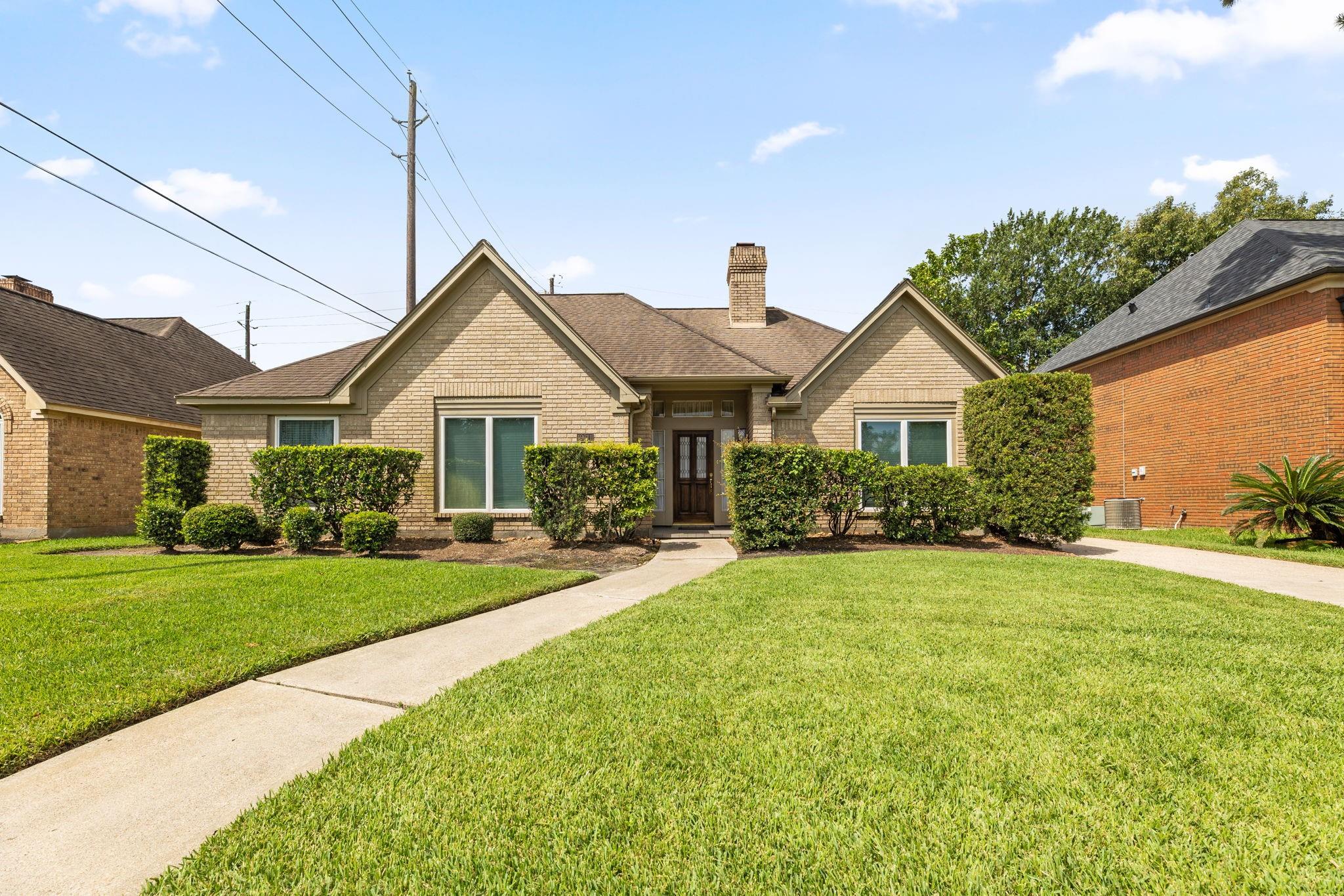 19611 Atasca Oaks Dr, Humble, TX 77346