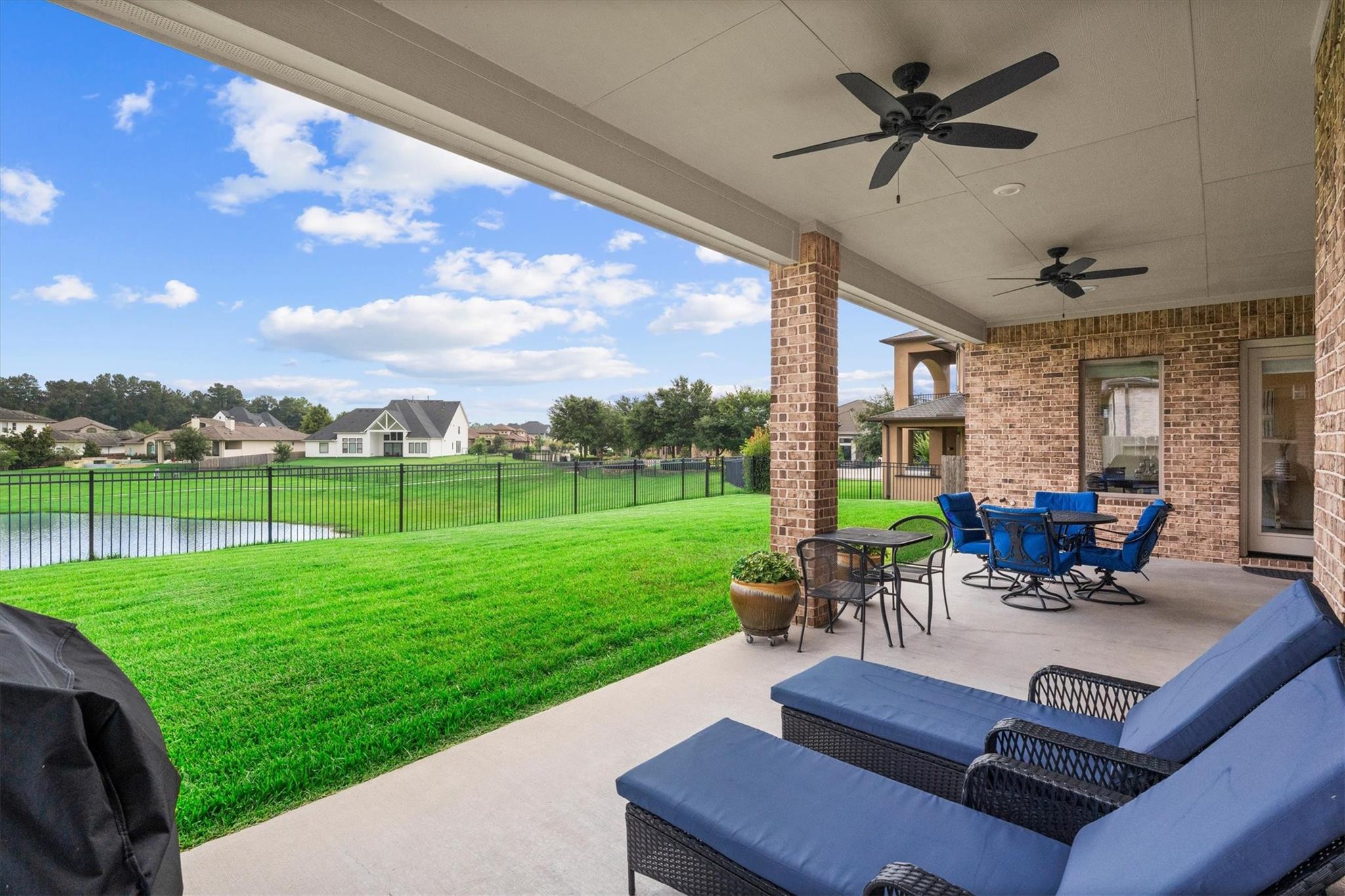 4906 Tres Lagos Dr, Spring, TX 77389 photo