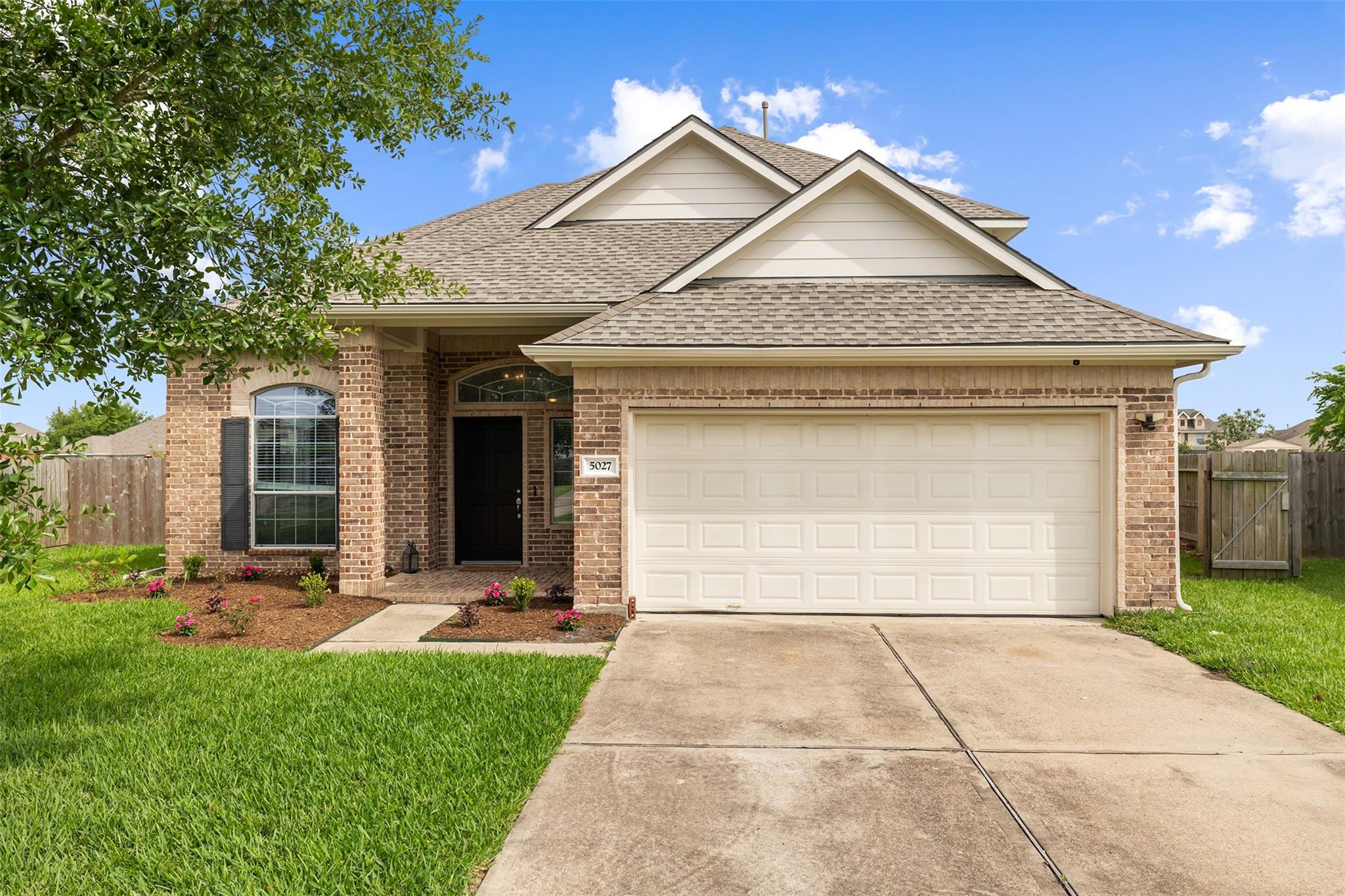 5027 Wimberly Ln, Baytown, TX 77523 photo