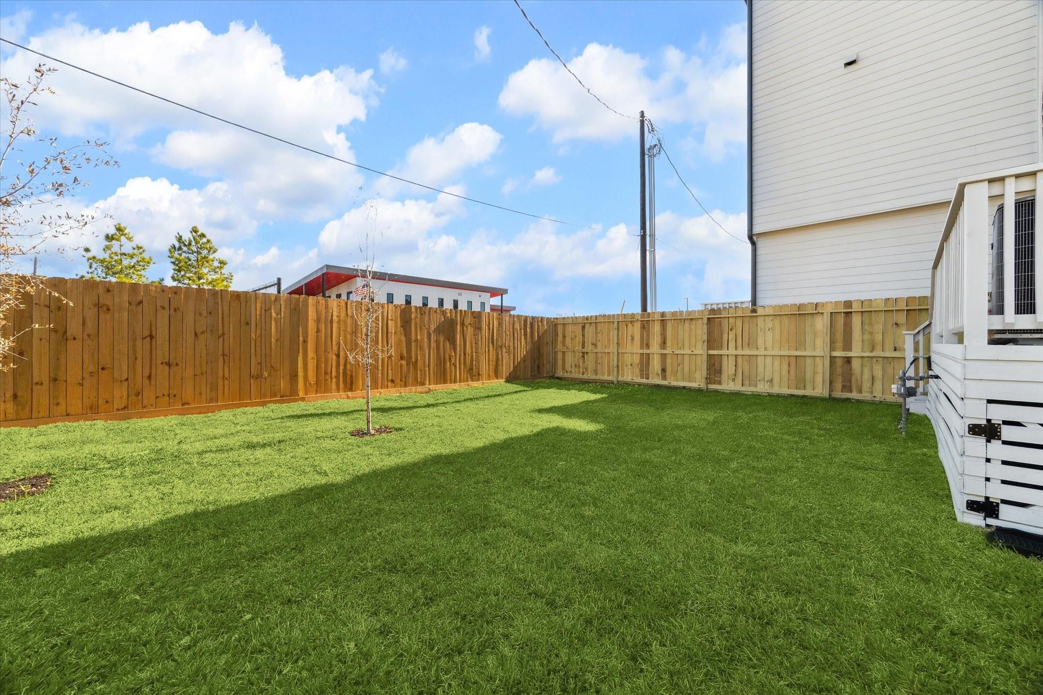 5607 Camino Encantado Dr, Houston, TX 77091 photo