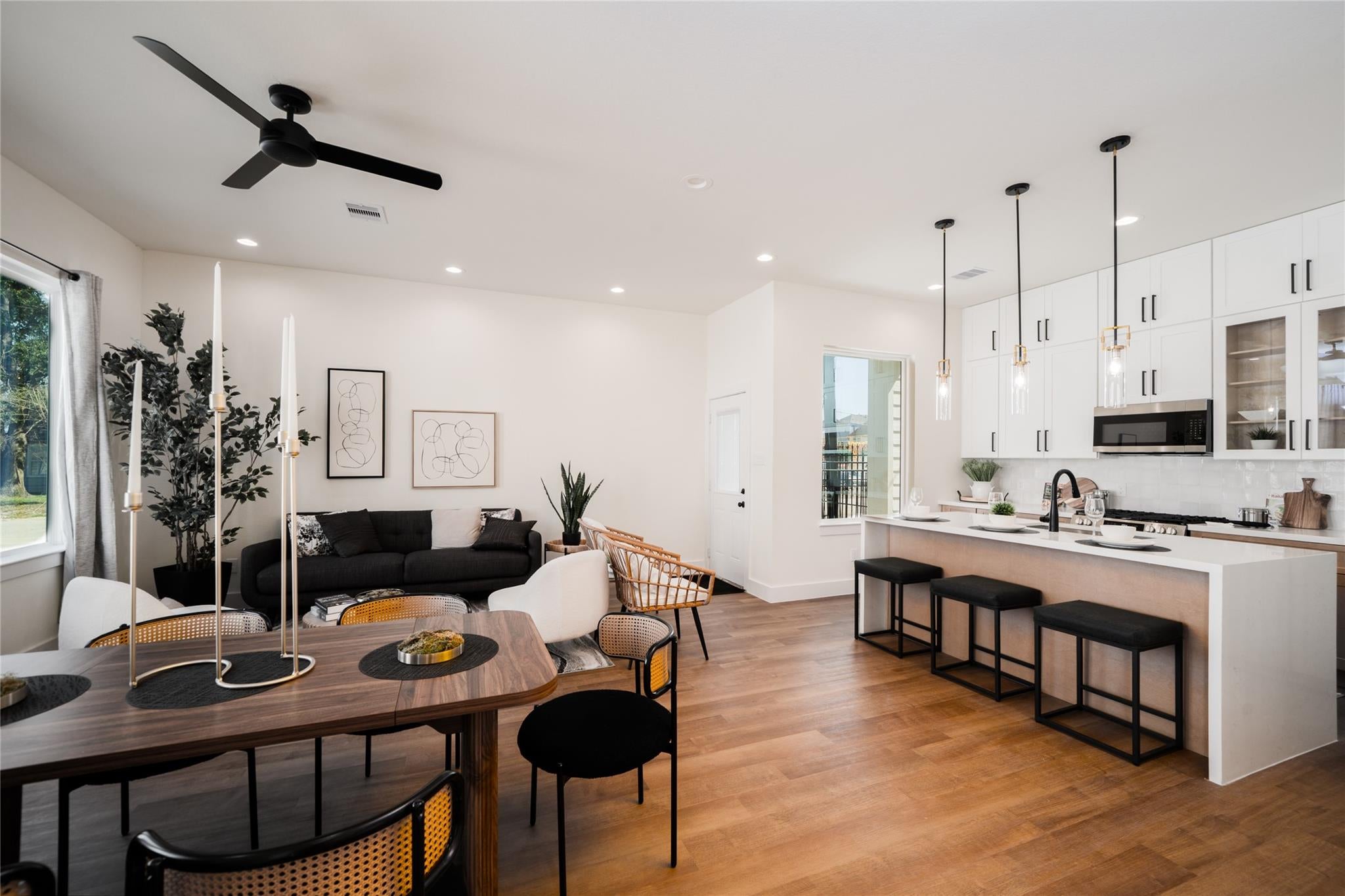 8916 Knoll Branch Doctor Dr, Houston, TX 77080 photo