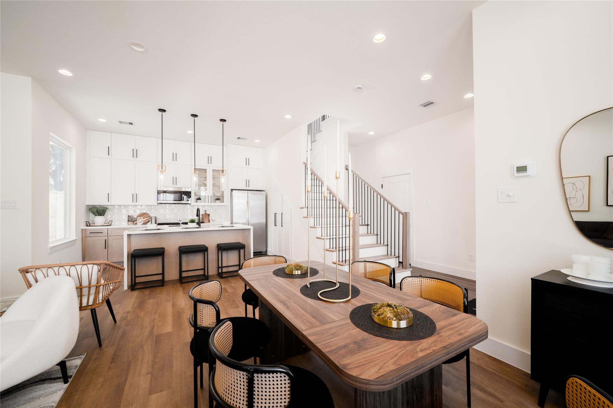8916 Knoll Branch Doctor Dr, Houston, TX 77080 photo