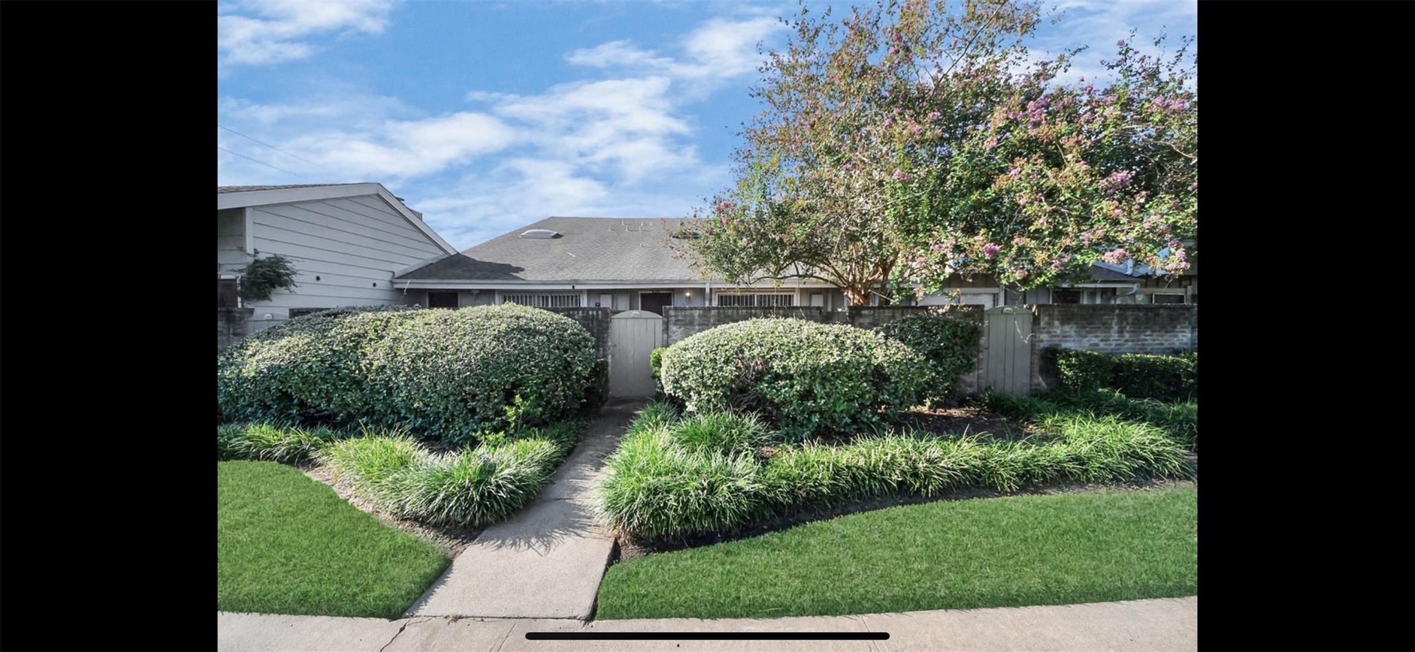 12934 Greenway Chase Ct #2934, Houston, TX 77072 photo