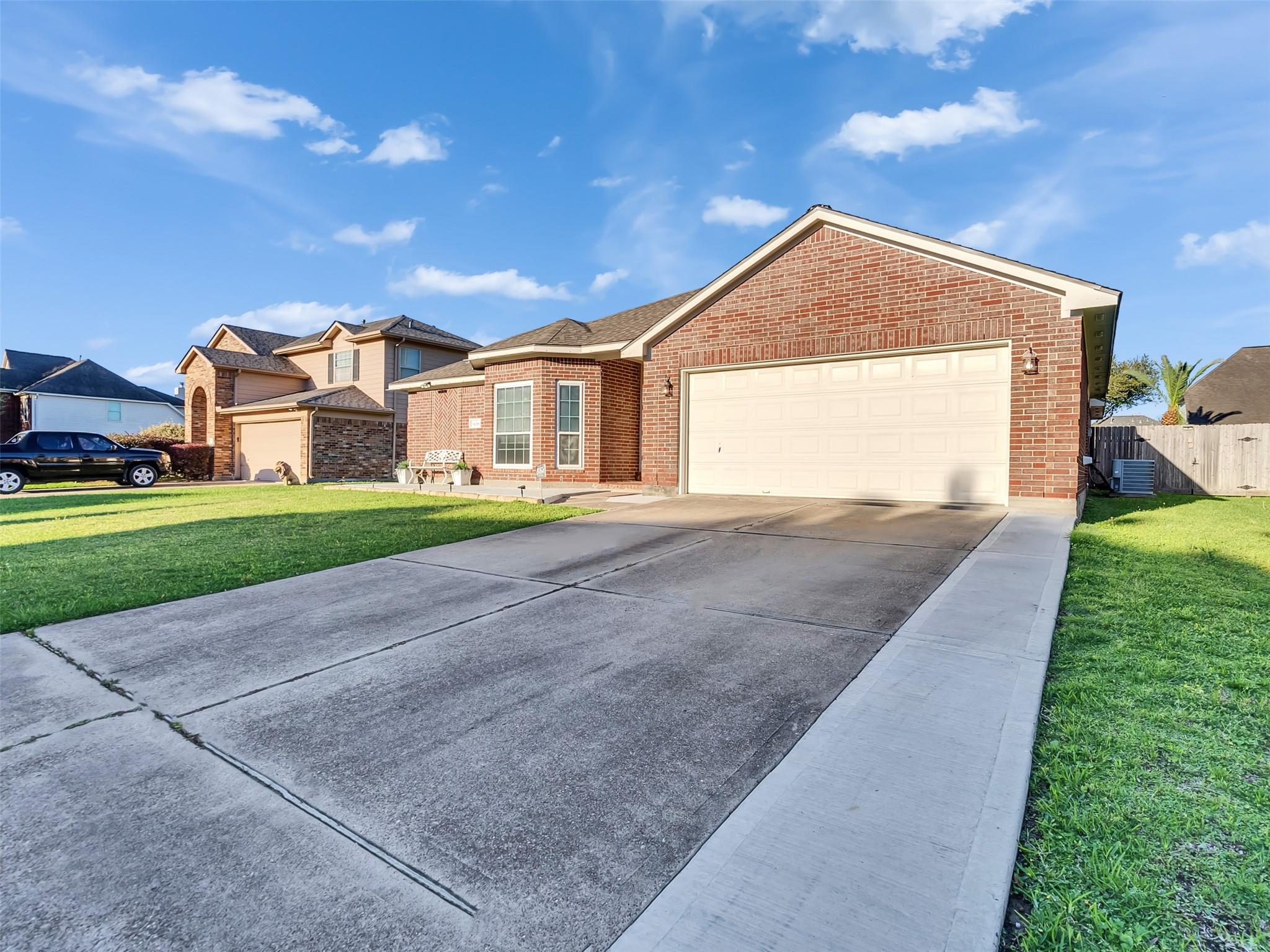 8018 Fox St, Baytown, TX 77523 photo