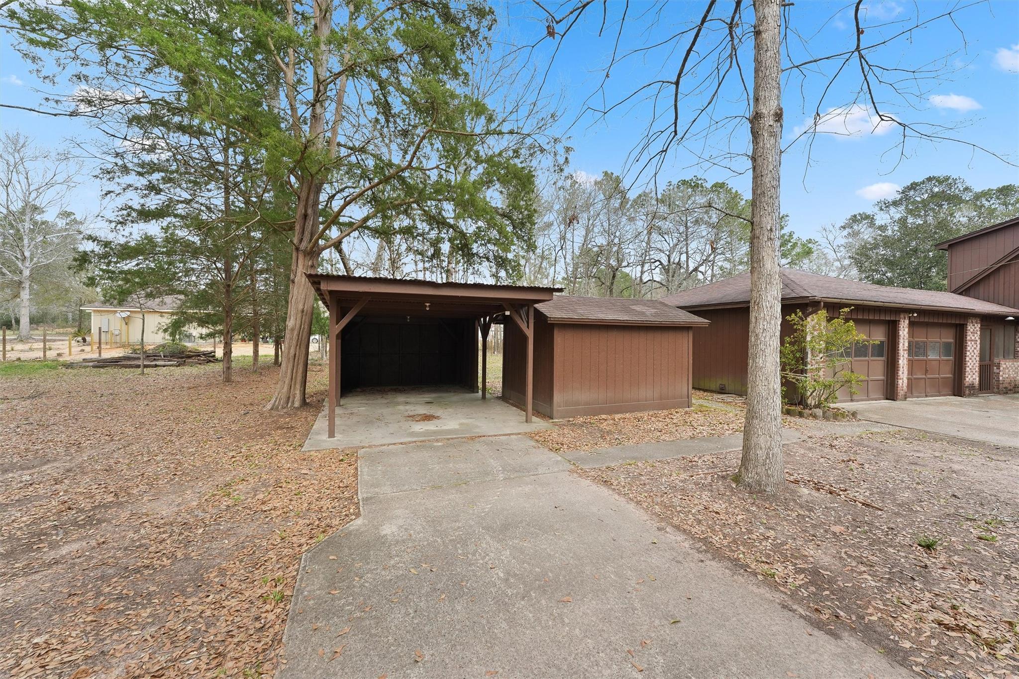 31926 Dobbin Huffsmith Rd, Magnolia, TX 77354 photo