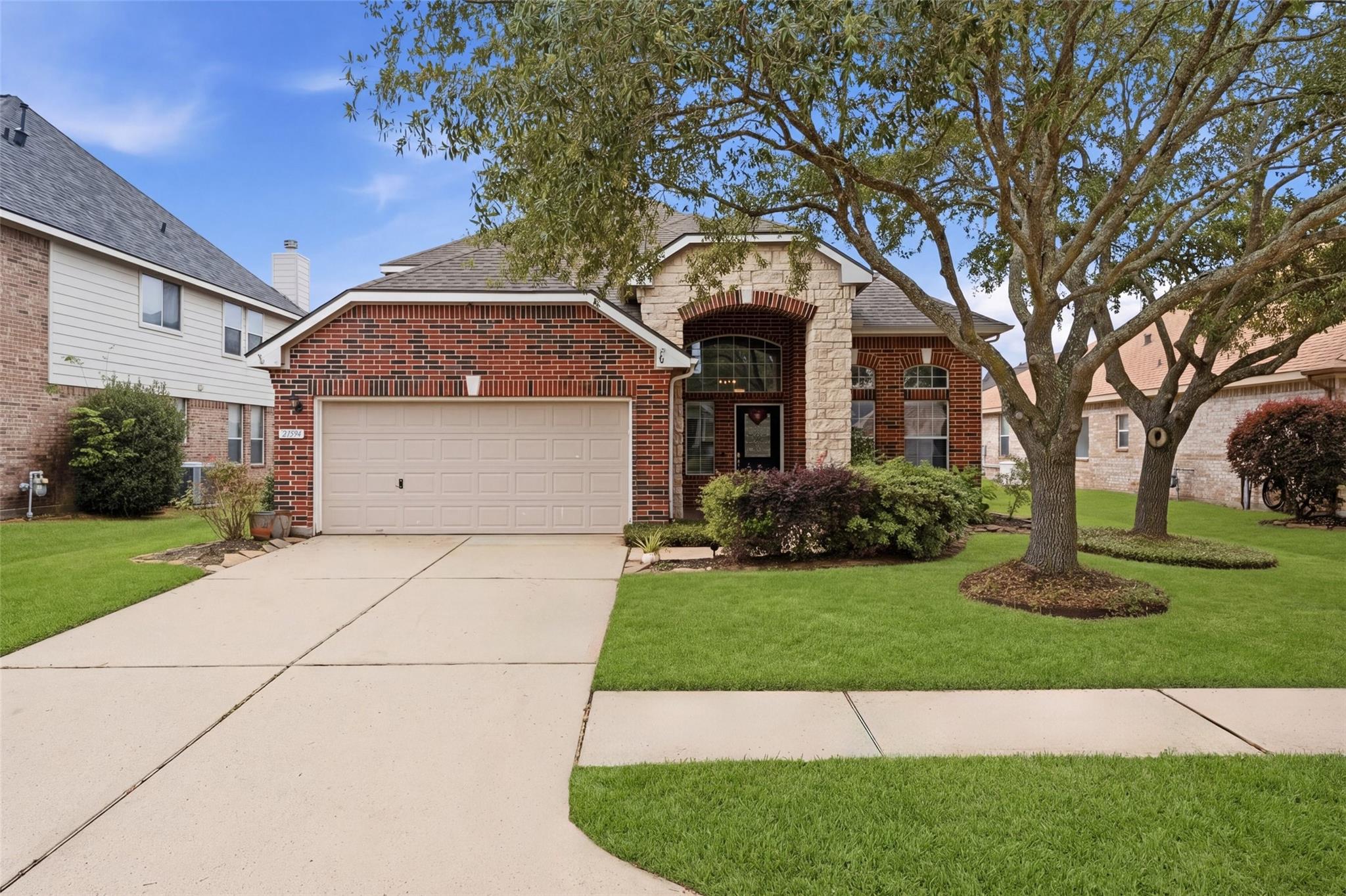 21594 Tims Harbor Dr, Kingwood, TX 77339 photo