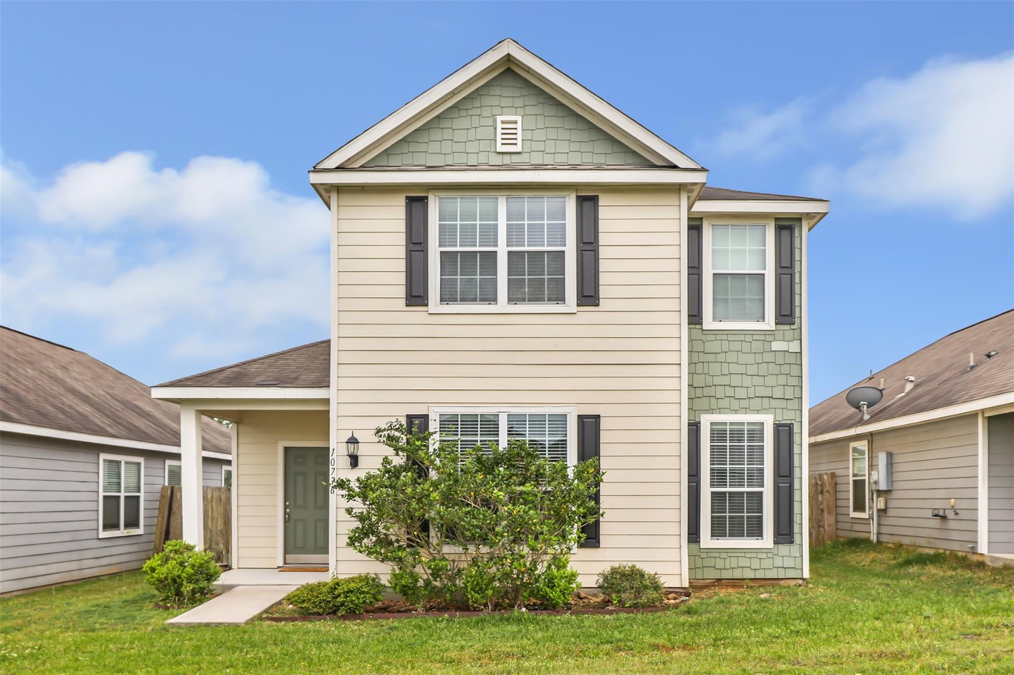 10776 Lake Mist Ln, Willis, TX 77318