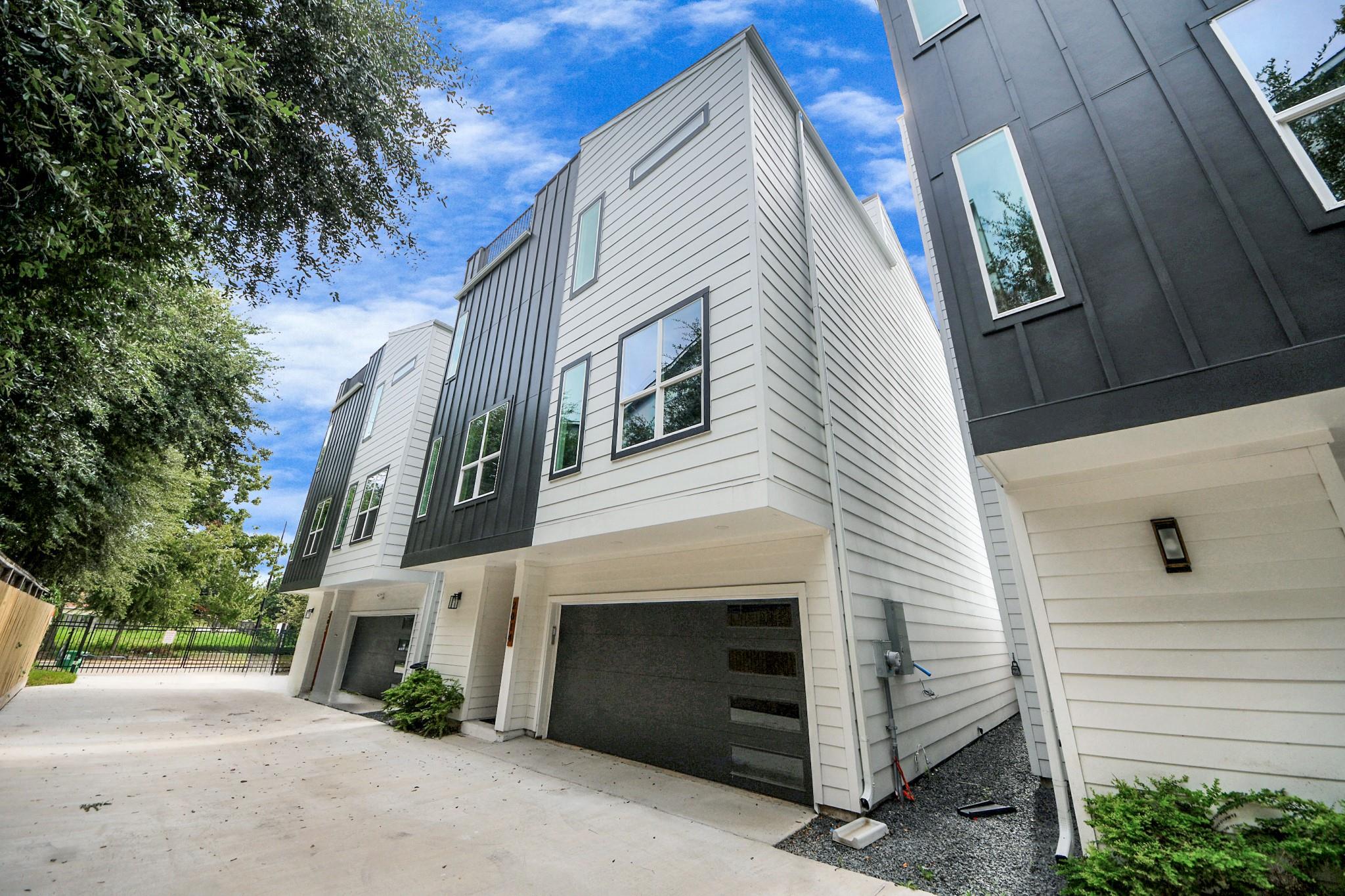 2014 Blodgett St, Houston, TX 77004 photo