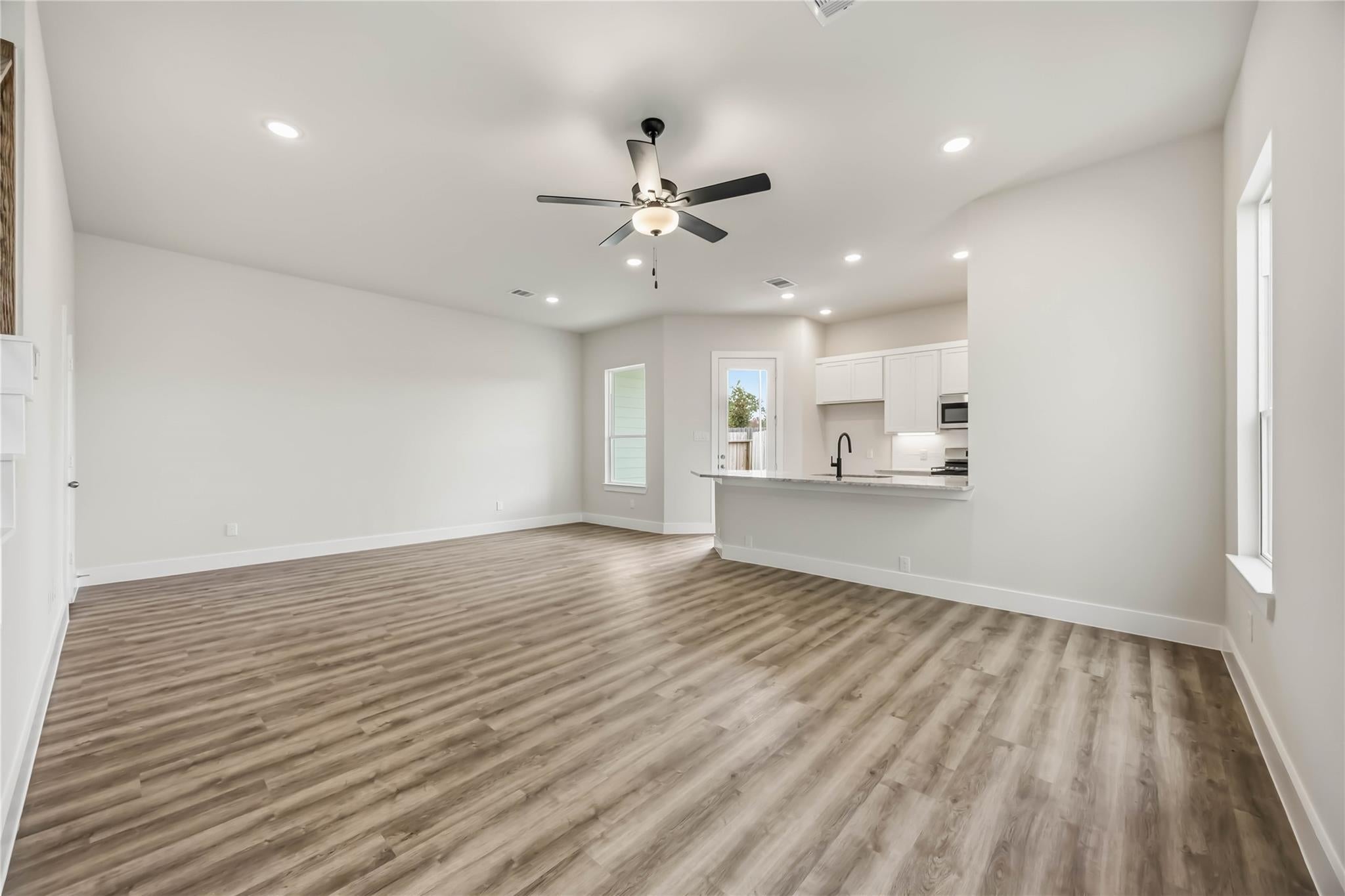 13439 Sun Cay Dr, Houston, TX 77047 photo