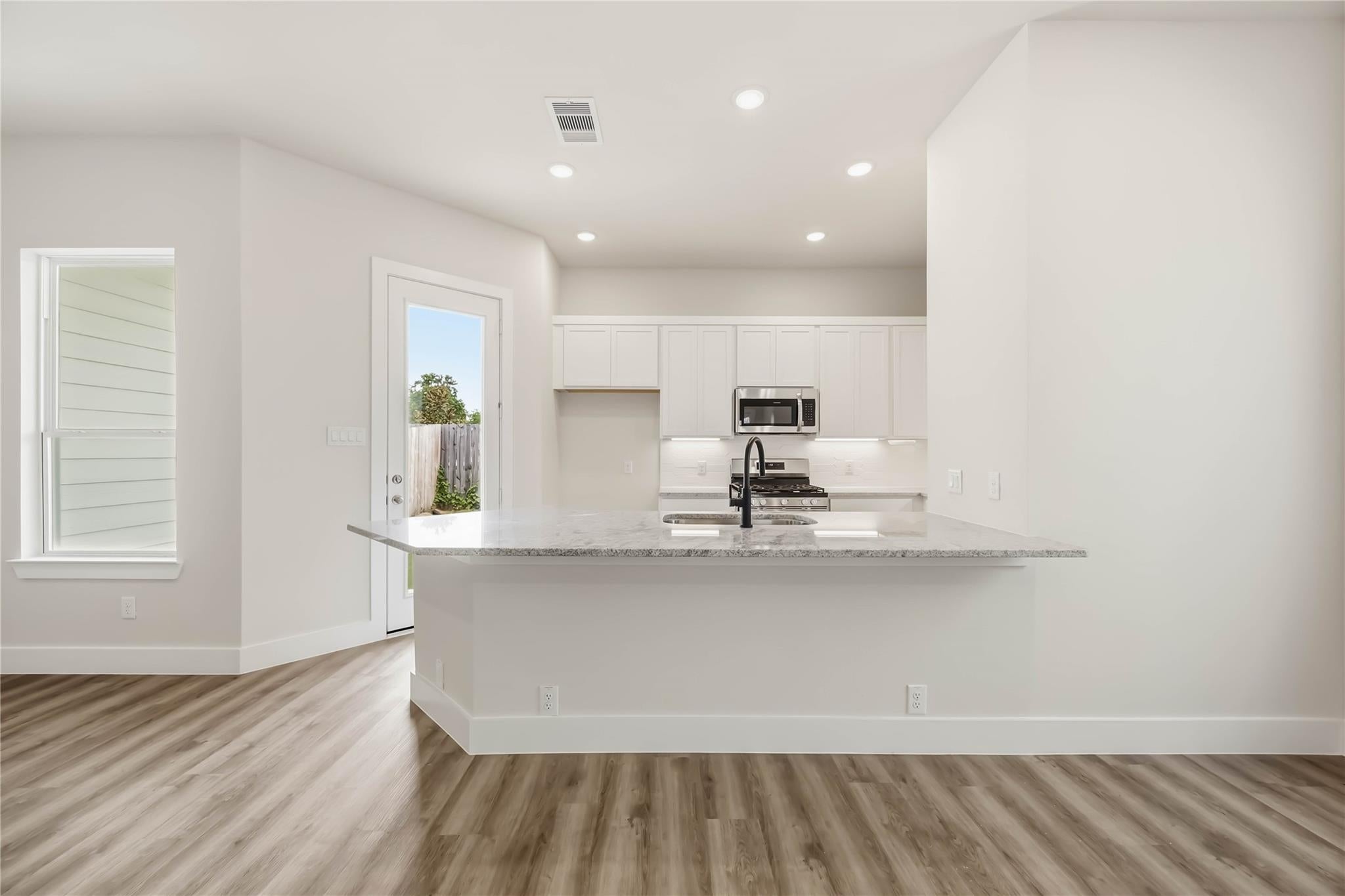 13439 Sun Cay Dr, Houston, TX 77047 photo