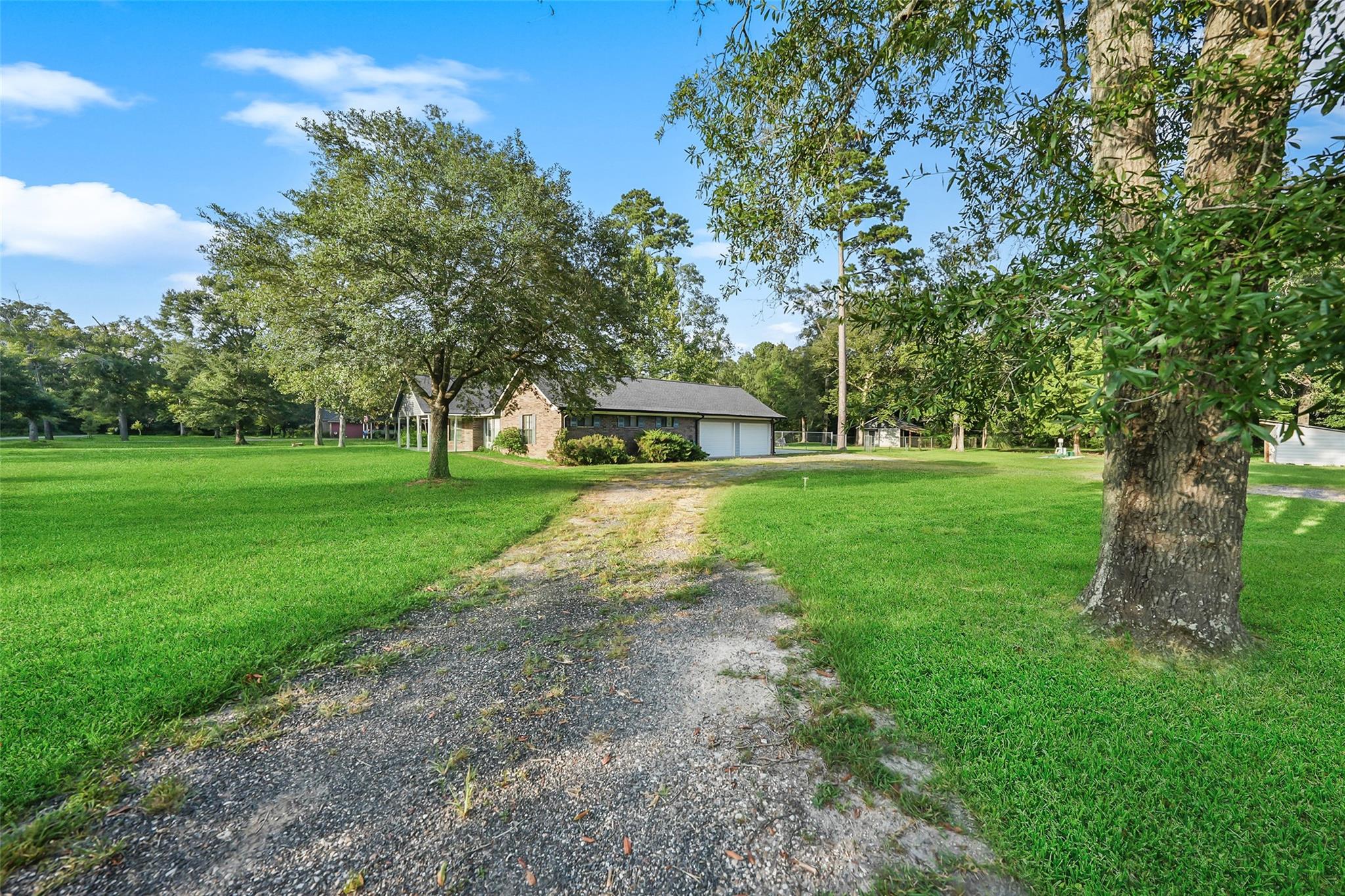 83 County Road 3189c, Cleveland, TX 77327 photo