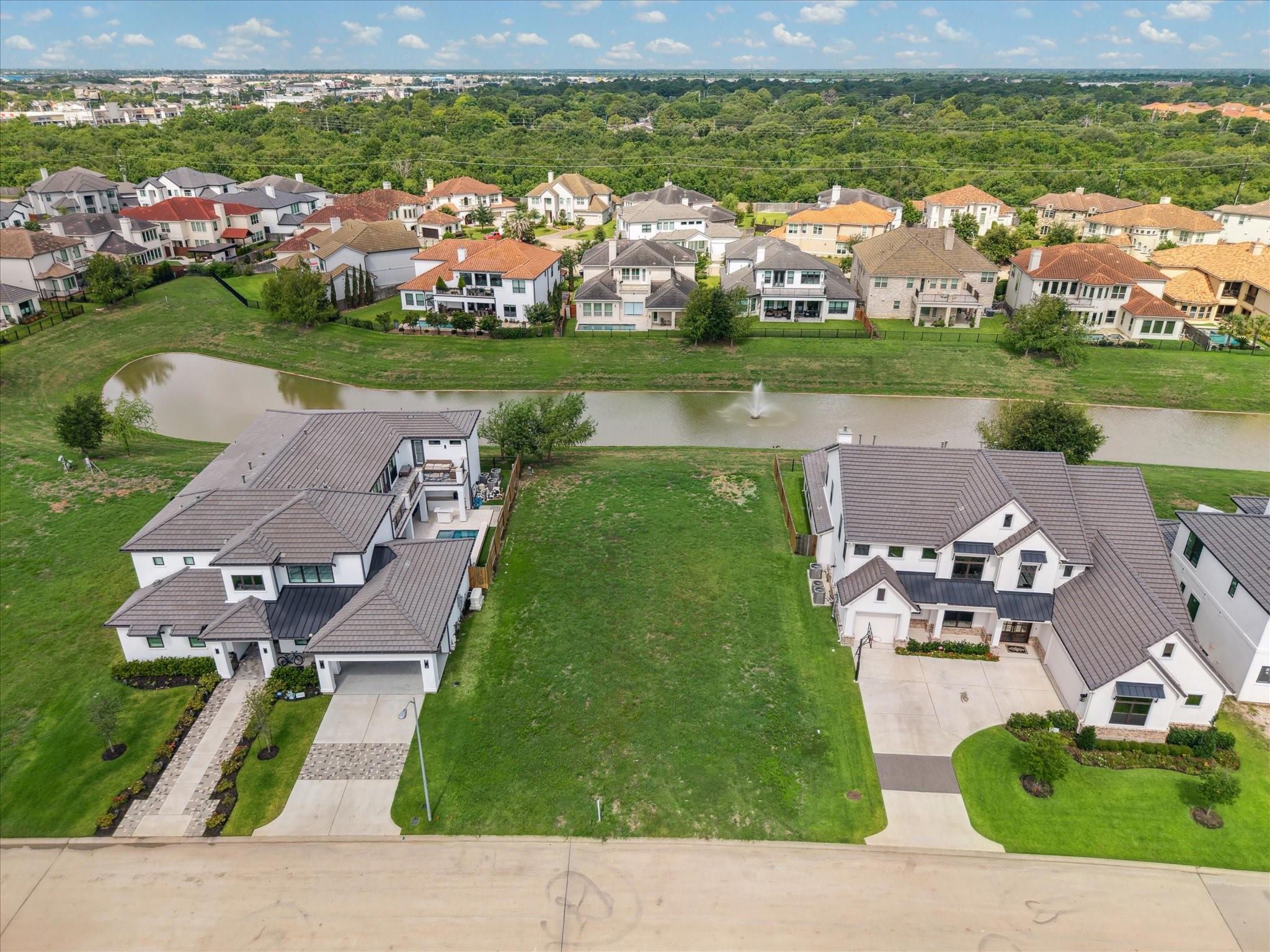 2314 Camden Creek Ln, Houston, TX 77077 photo