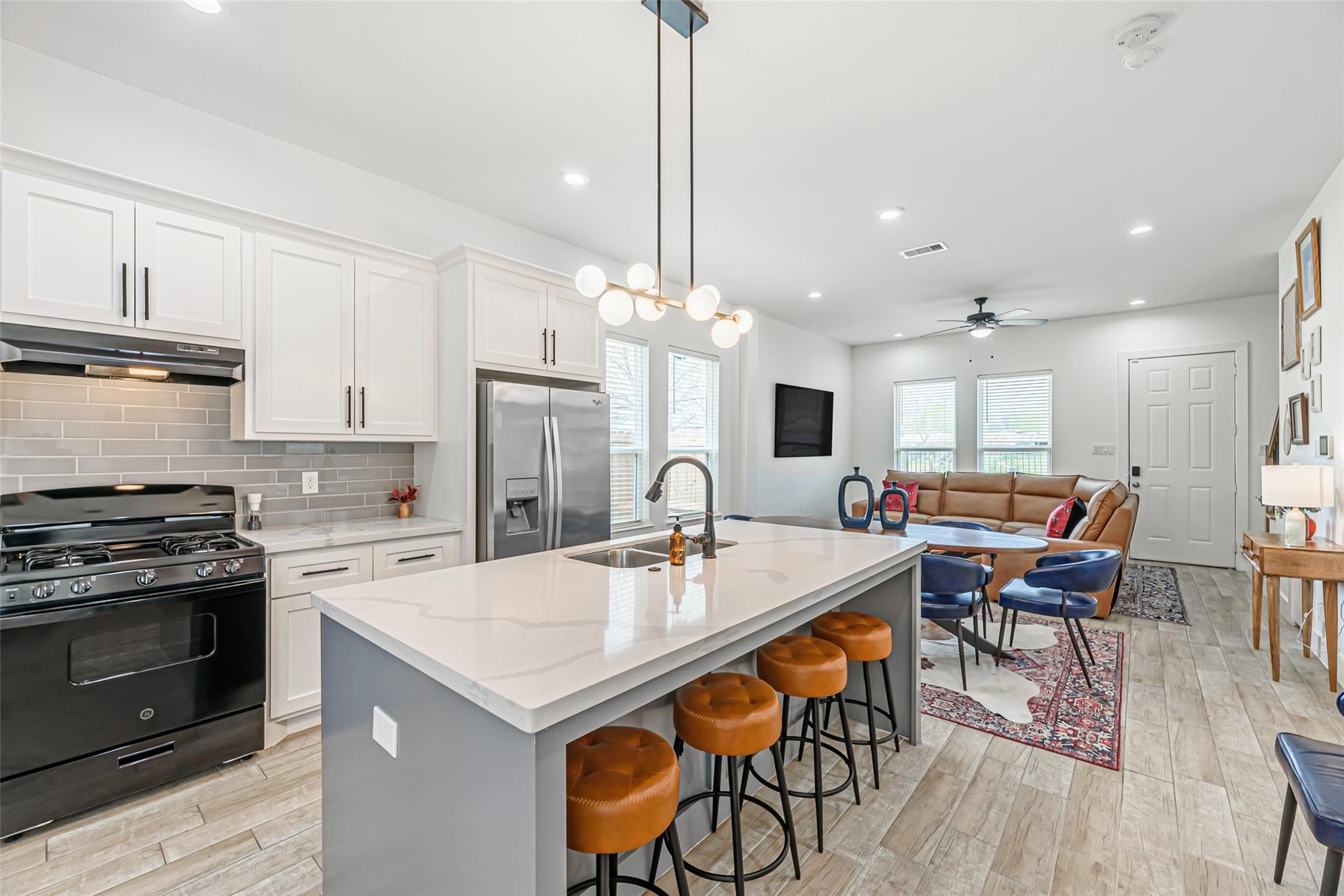 1273 Dewalt St, Houston, TX 77088 photo