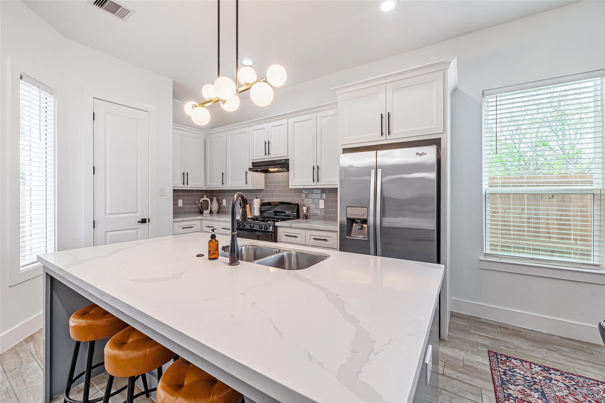 1273 Dewalt St, Houston, TX 77088 photo
