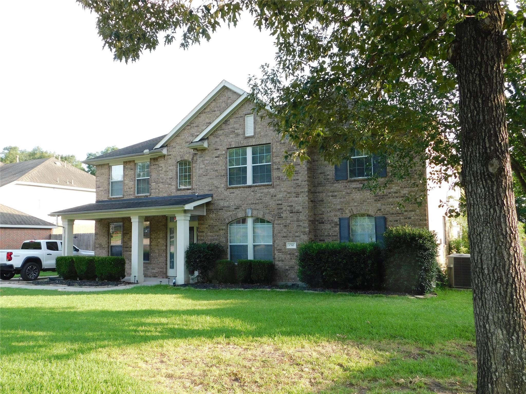 1703 Summergate Dr, Conroe, TX 77304