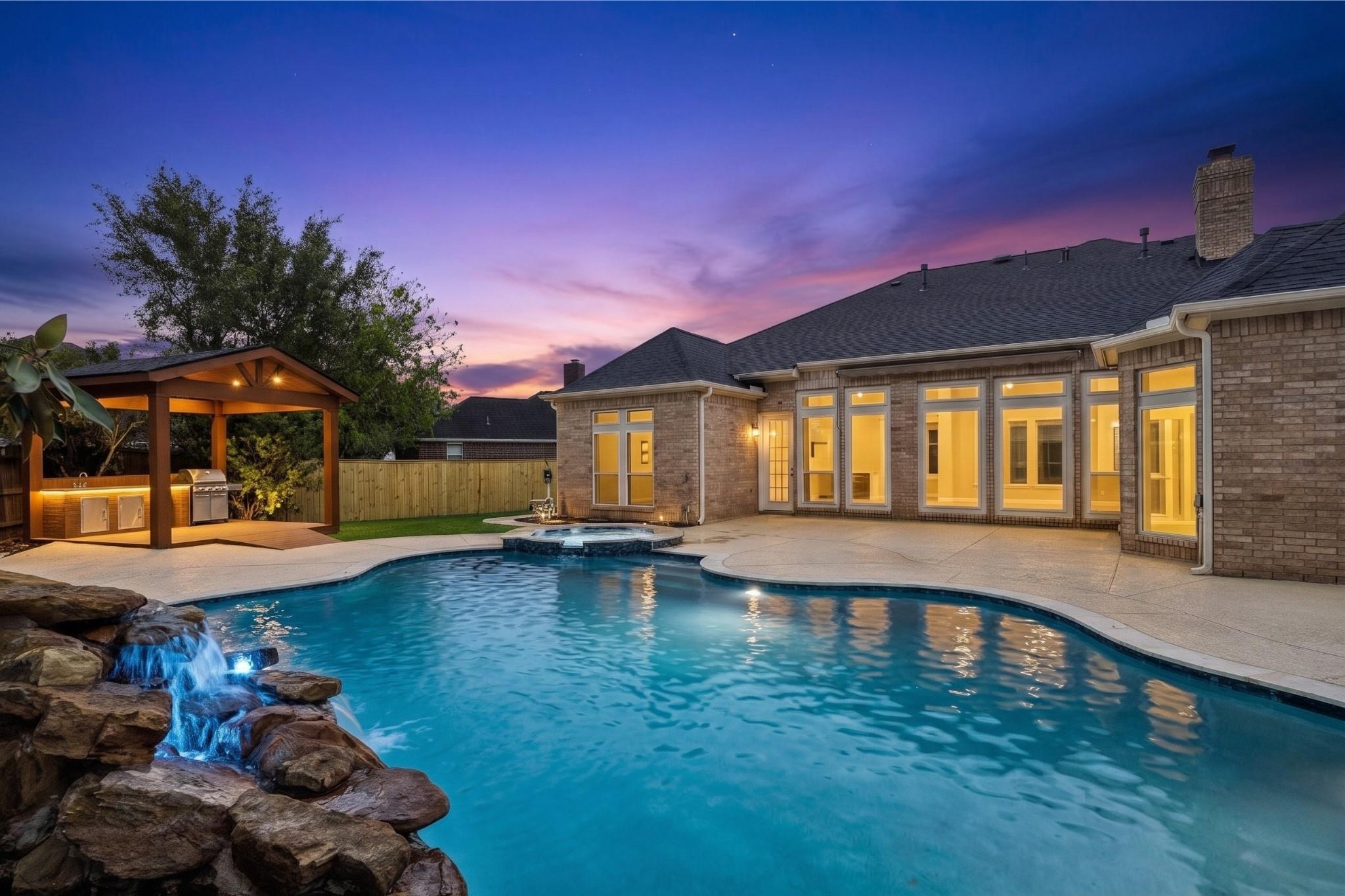 7503 Northwoods Dr, Sugar Land, TX 77479