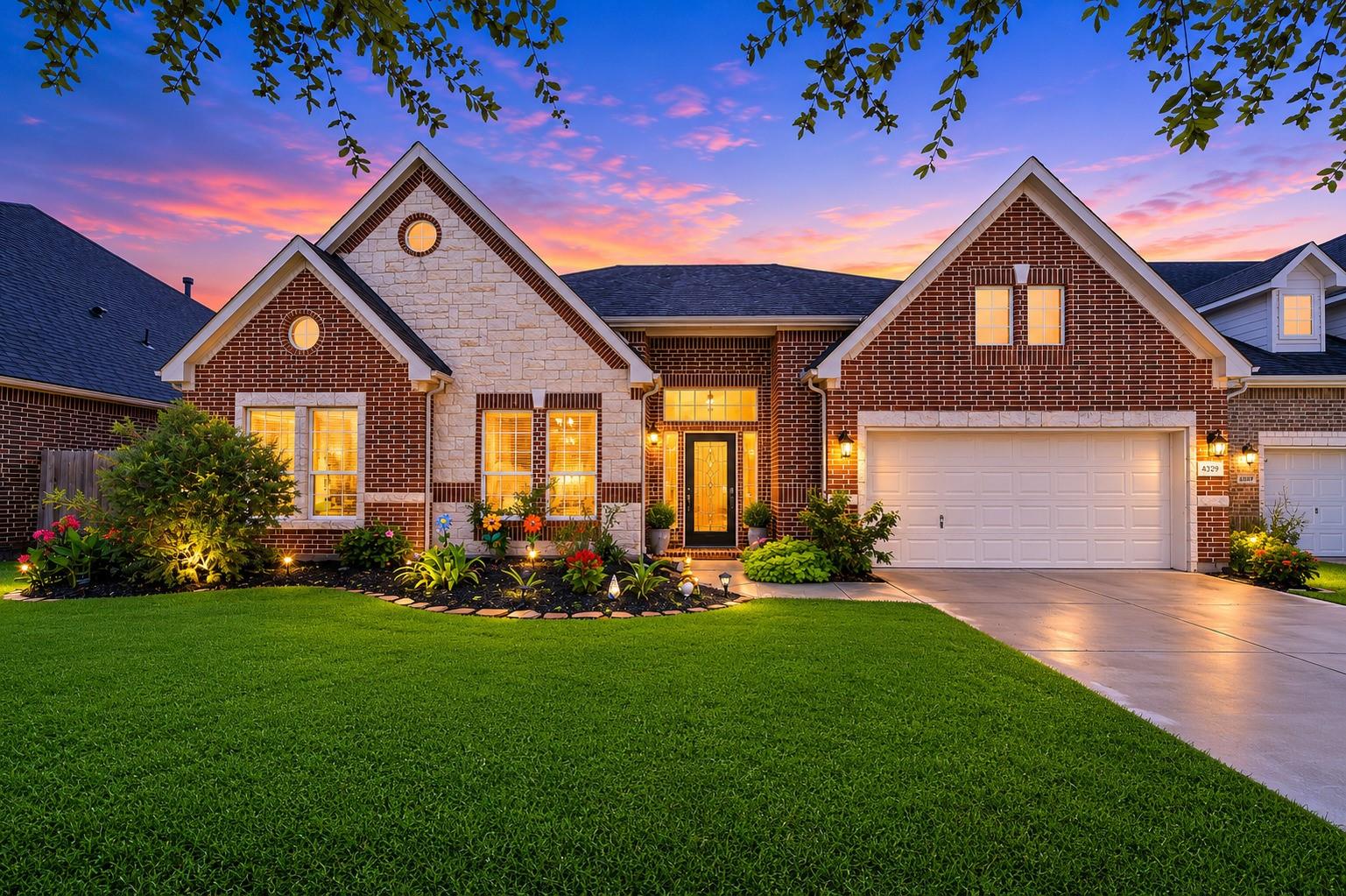 4329 Meridian Greens Dr, Dickinson, TX 77539