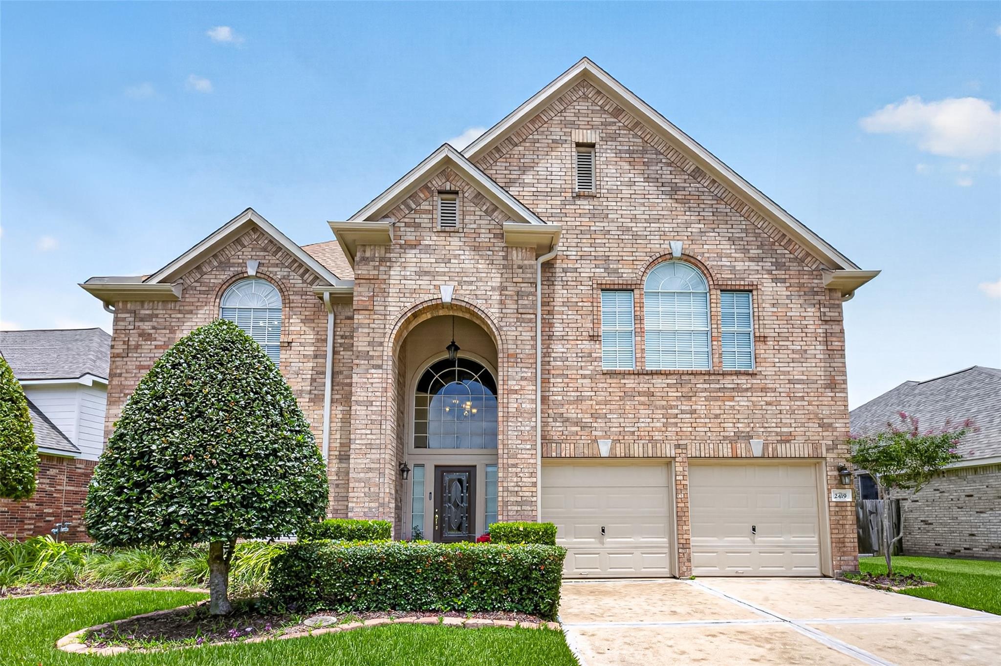 2419 Bay Hill Dr, Baytown, TX 77523