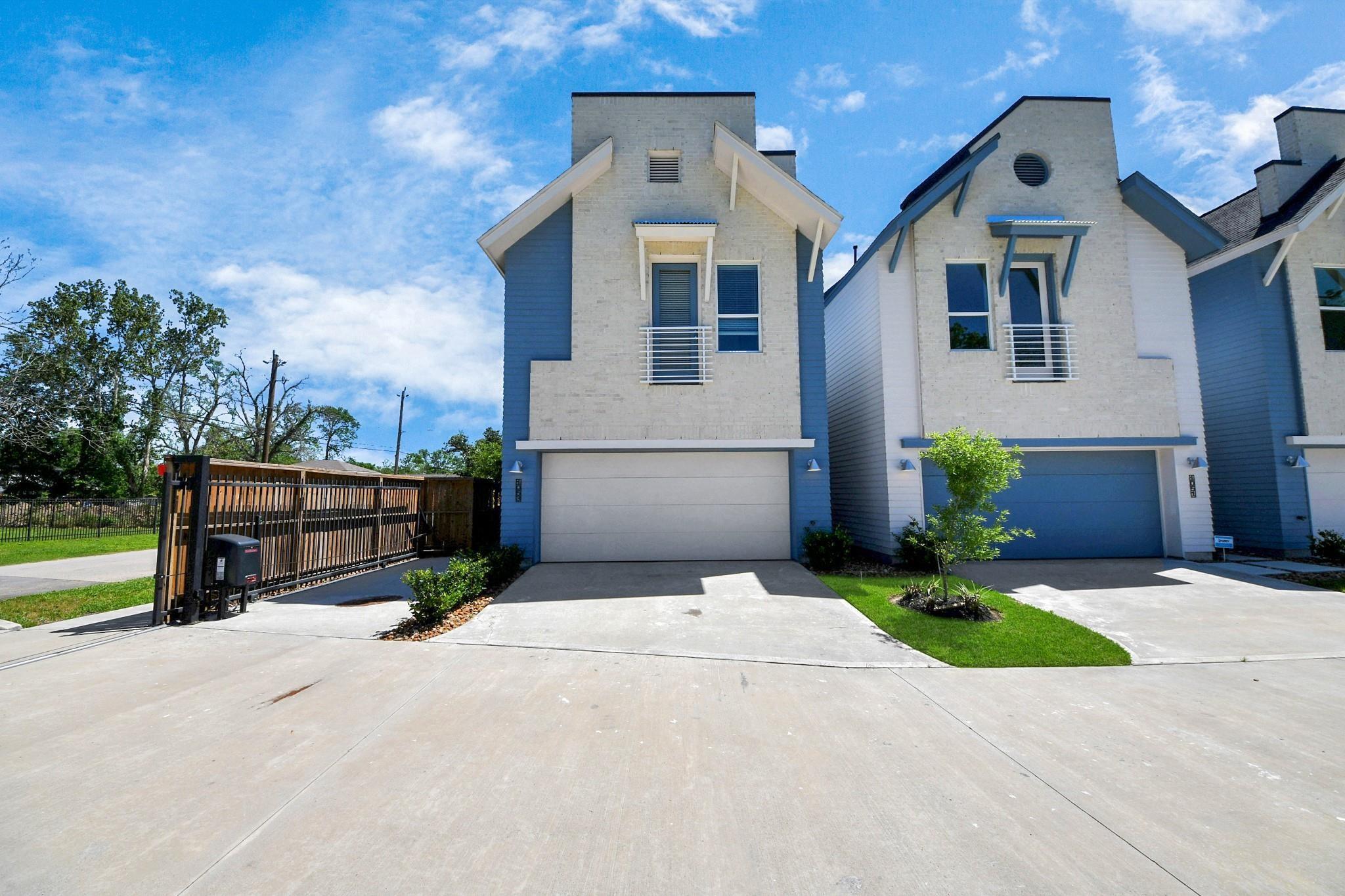1043 Glen Ave, Houston, TX 77088 photo
