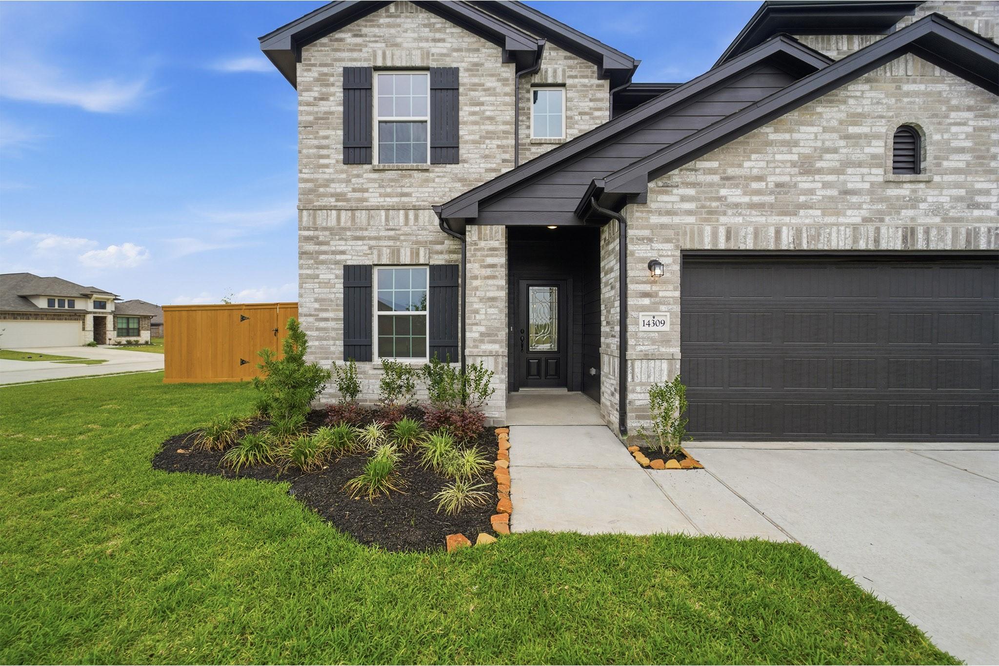 14309 Pine Cliffs Dr, Texas City, TX 77568 photo