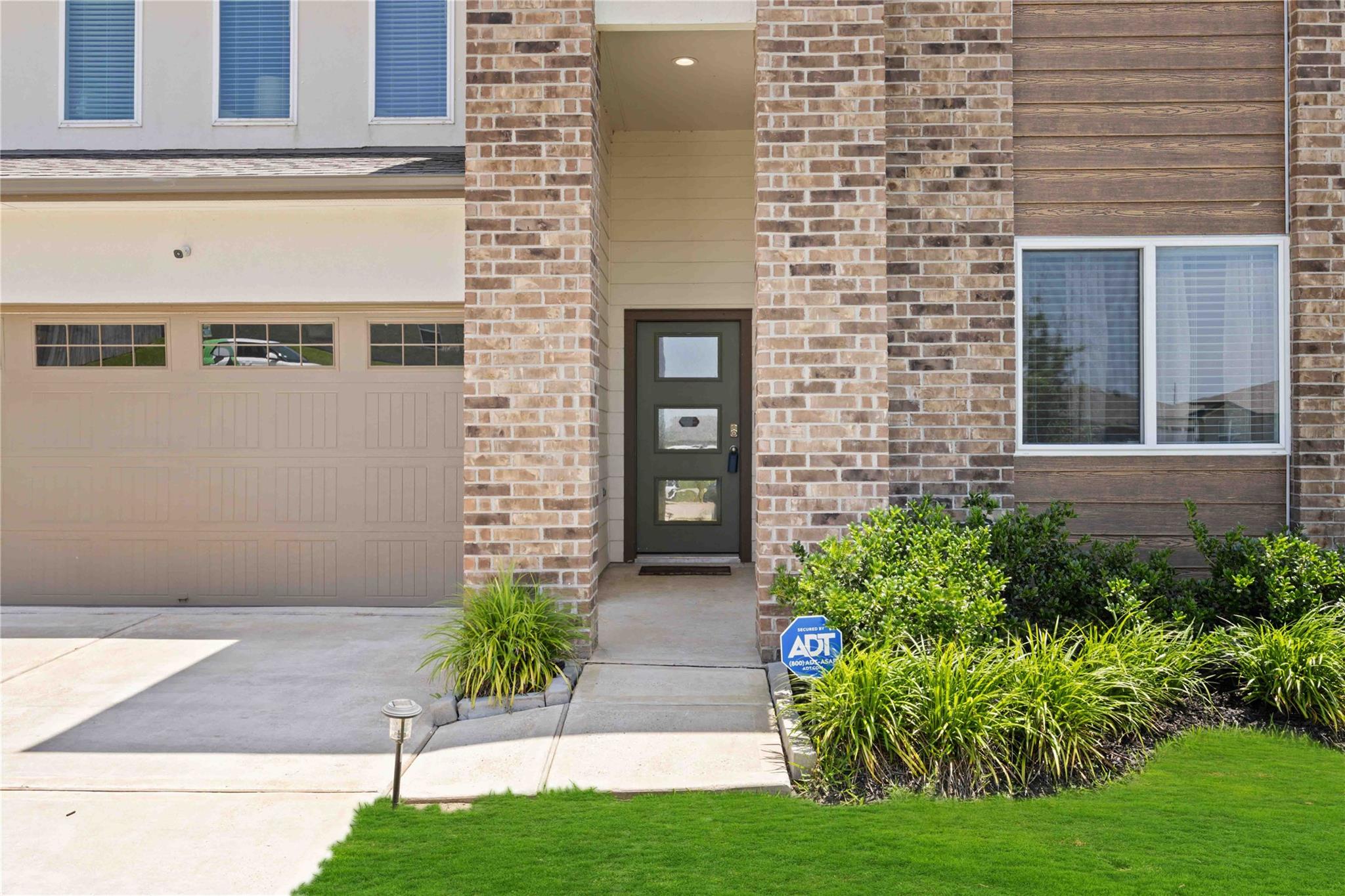 14714 Sweet Water Dr, Baytown, TX 77523 photo