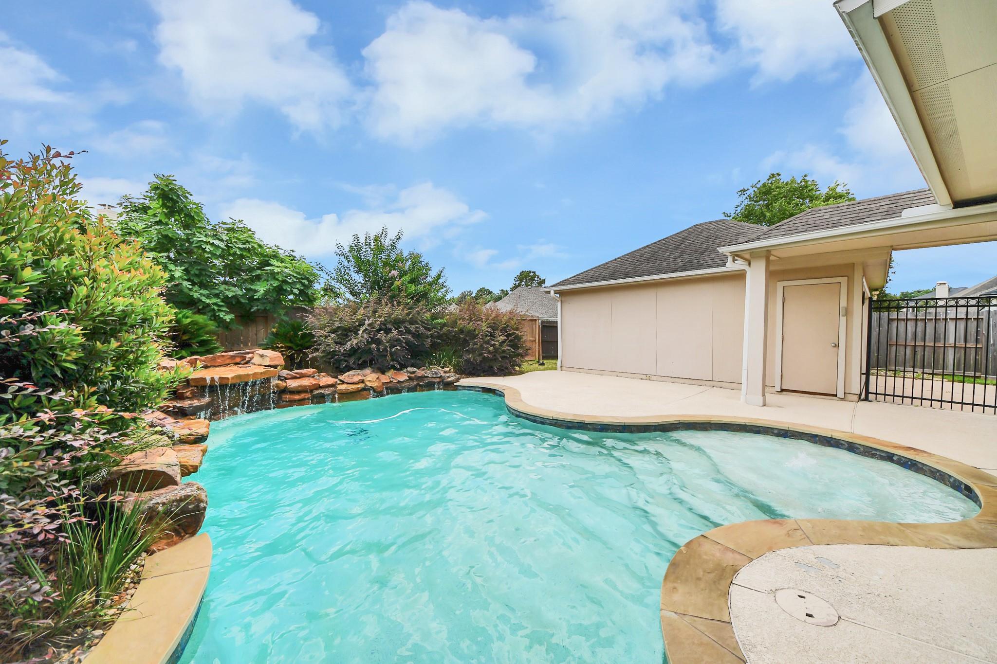 8855 Distant Woods Dr, Houston, TX 77095 photo