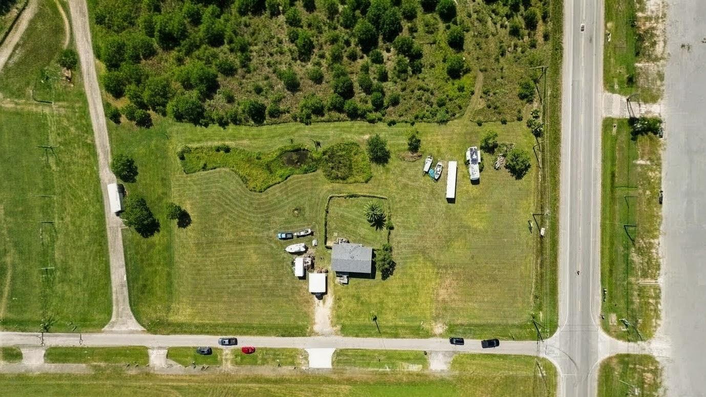 230 22 St, Dickinson, TX 77539 photo